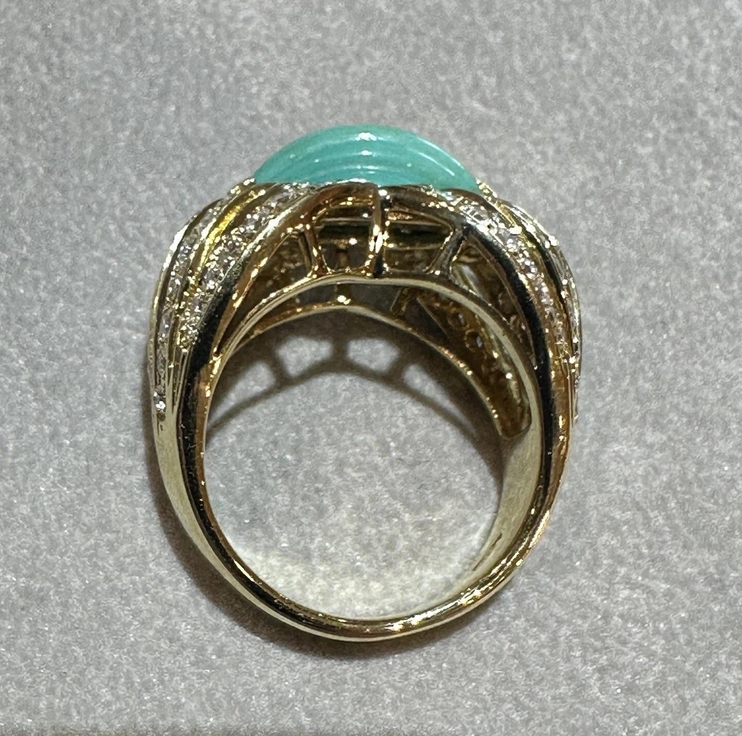 Estate Carved Turquoise & Diamond Cocktail Ring in 18k Yellow Gold im Angebot 4