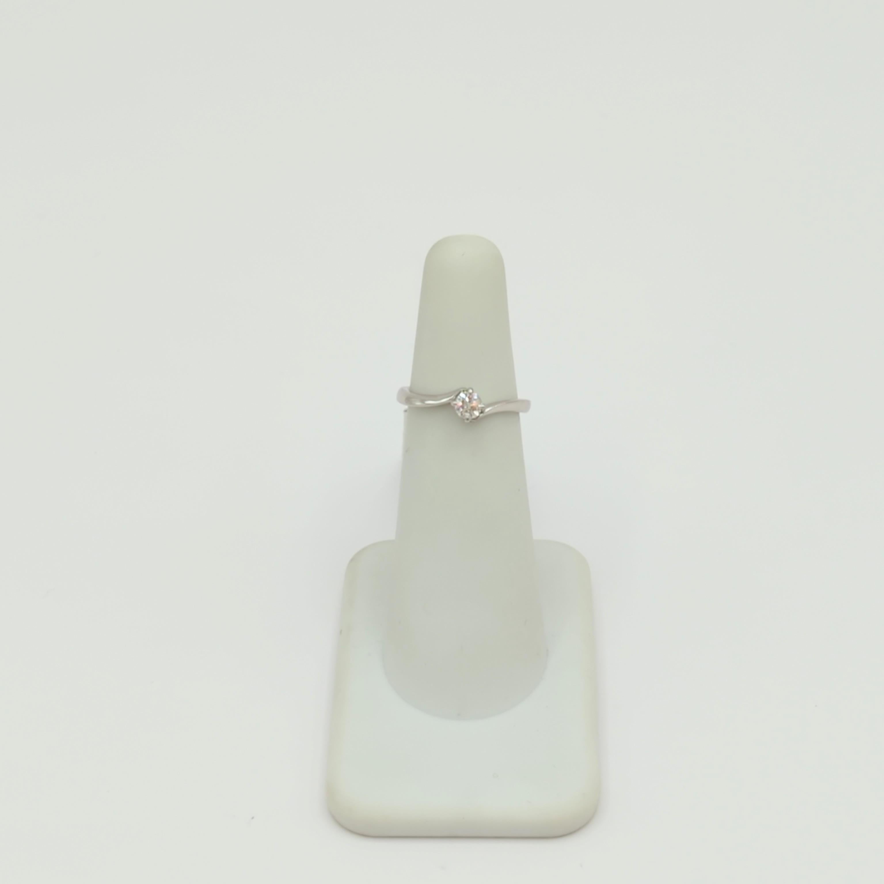 Nachlass Celine Weißer Diamant Solitär Ring in Platin 1