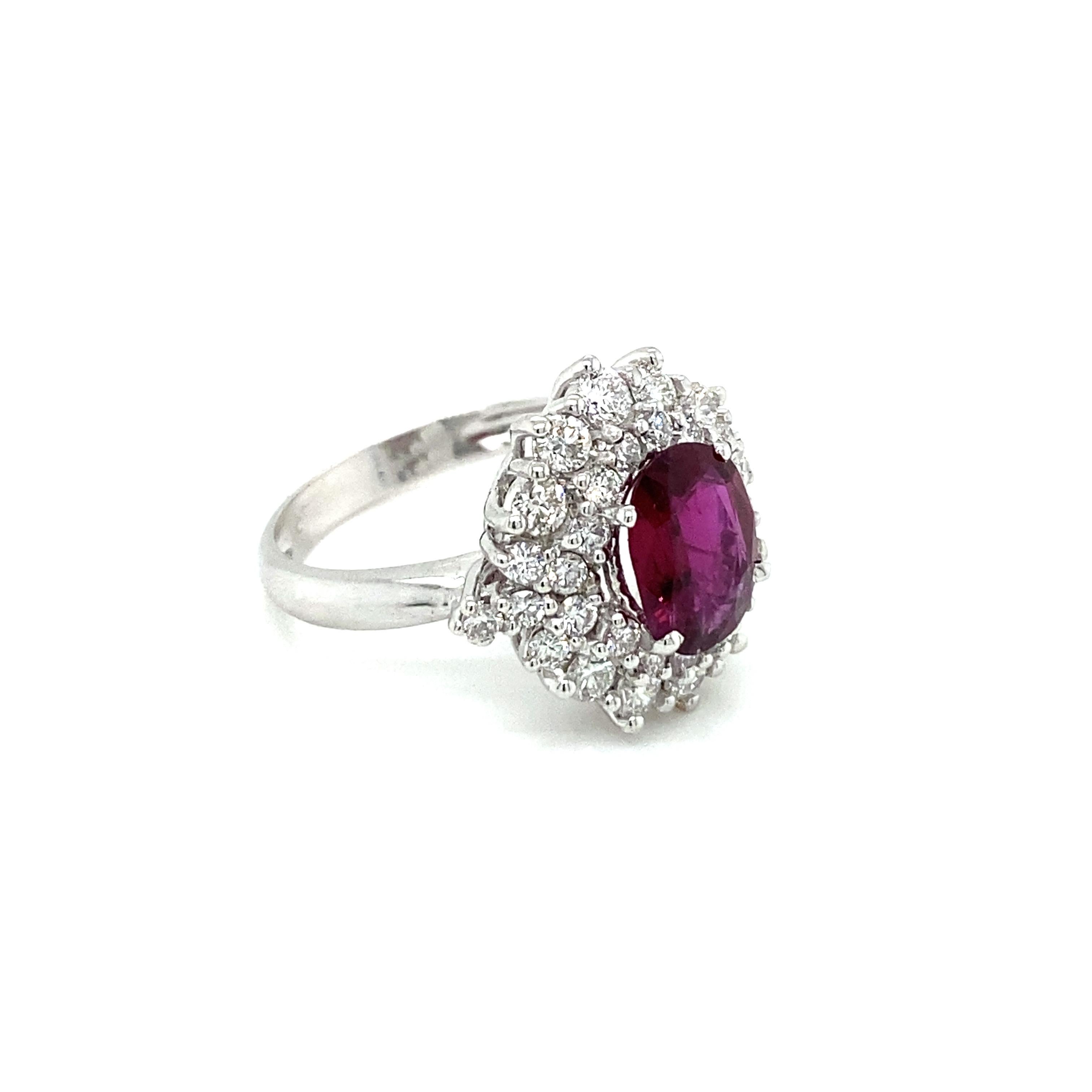 Zertifizierter Nachlass-Cluster-Ring mit 1,94 Karat Rubin und Diamant Damen
