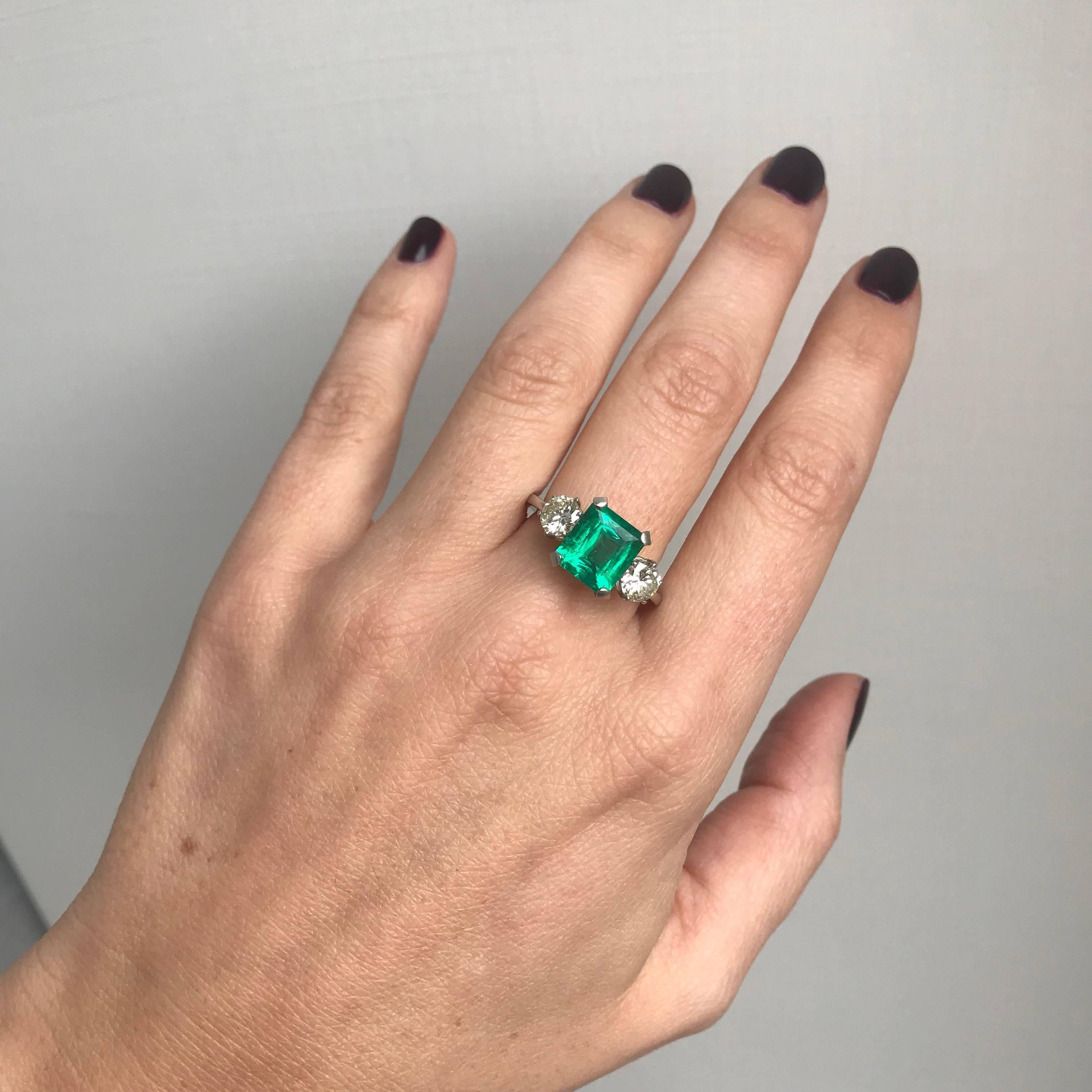 Estate Certified 2.75 Carat Colombian Emerald Diamond Platinum Ring For Sale 5