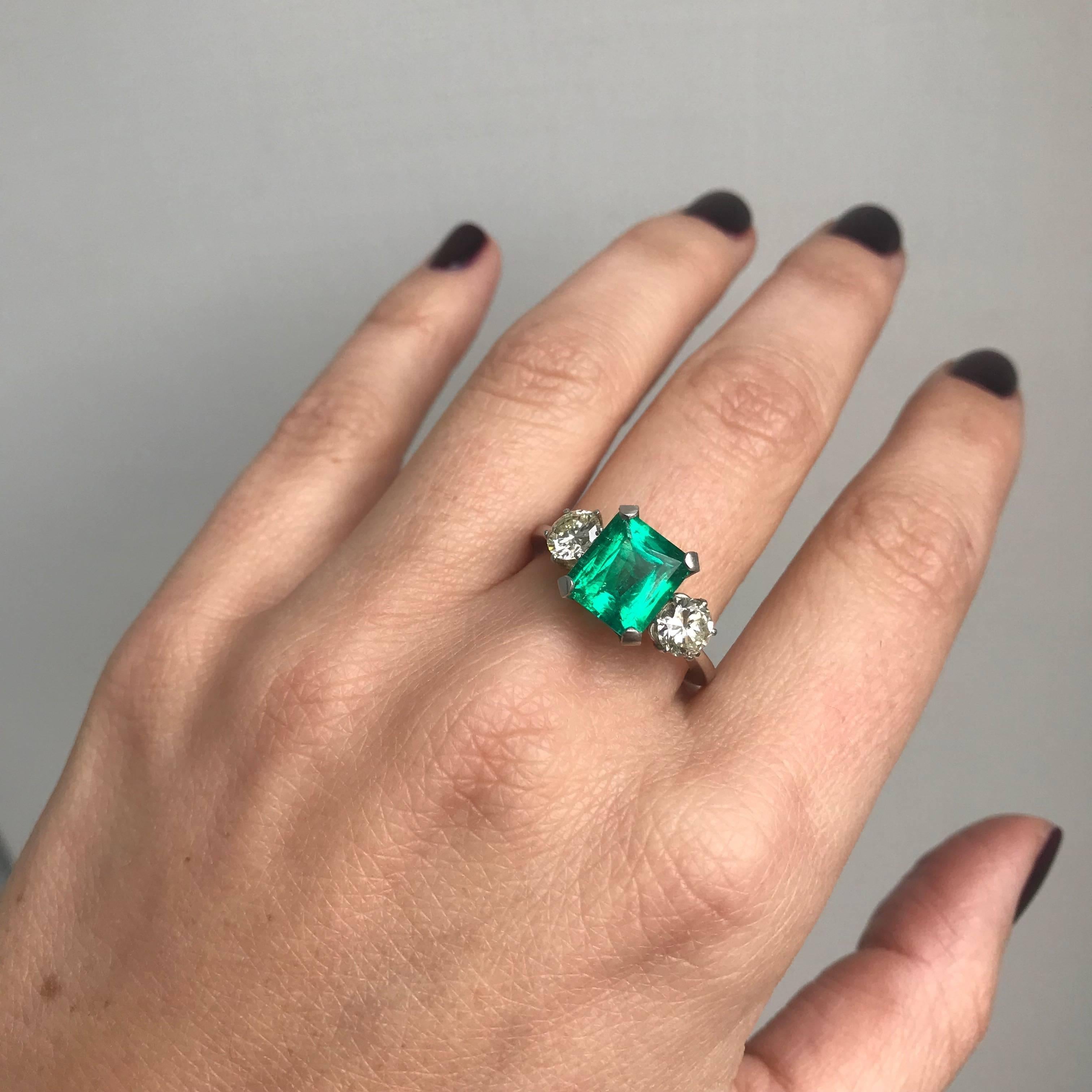 Estate Certified 2.75 Carat Colombian Emerald Diamond Platinum Ring For Sale 6