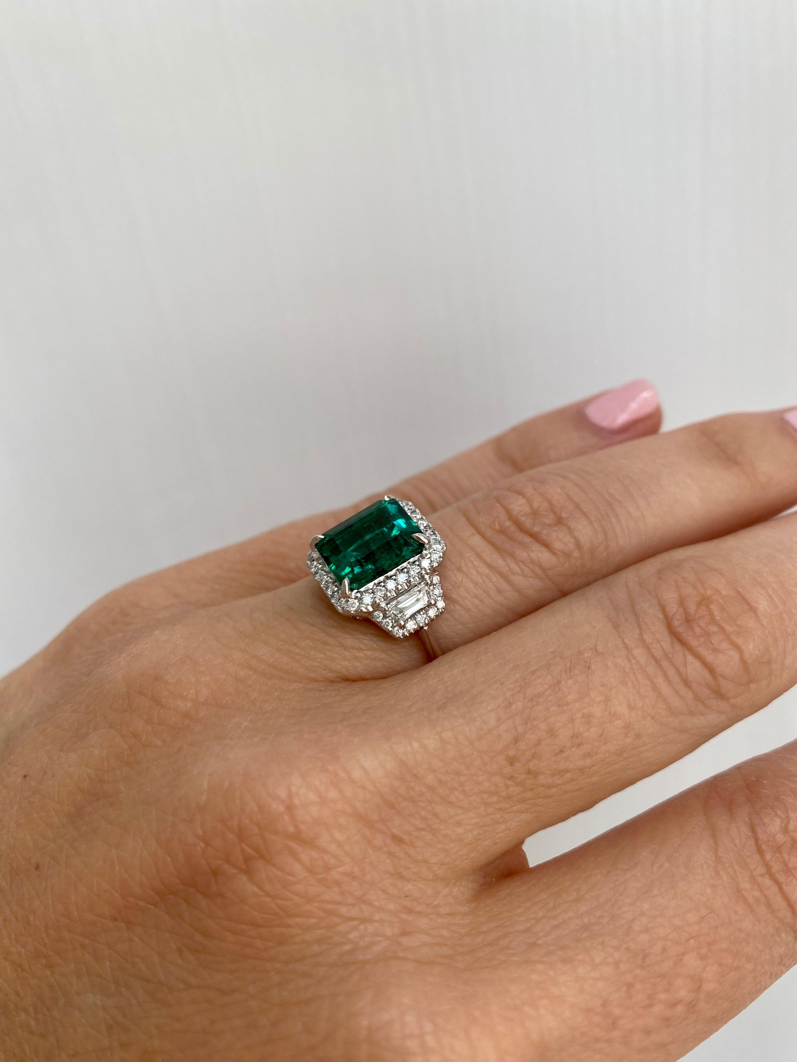 Estate Certified 3.34 Carat Natural Emerald Diamond Ring For Sale 9