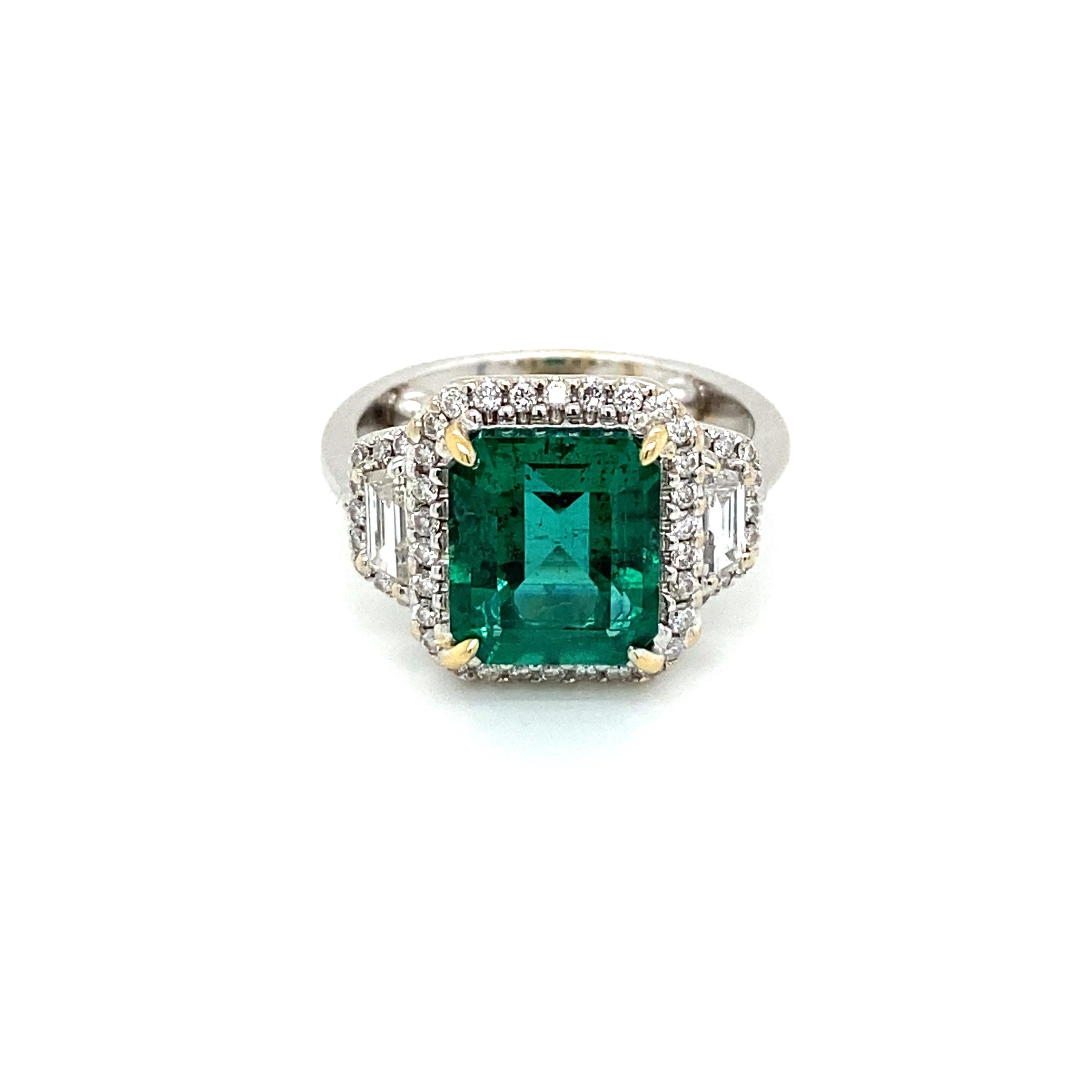 Emerald Cut Estate Certified 3.34 Carat Natural Emerald Diamond Ring For Sale
