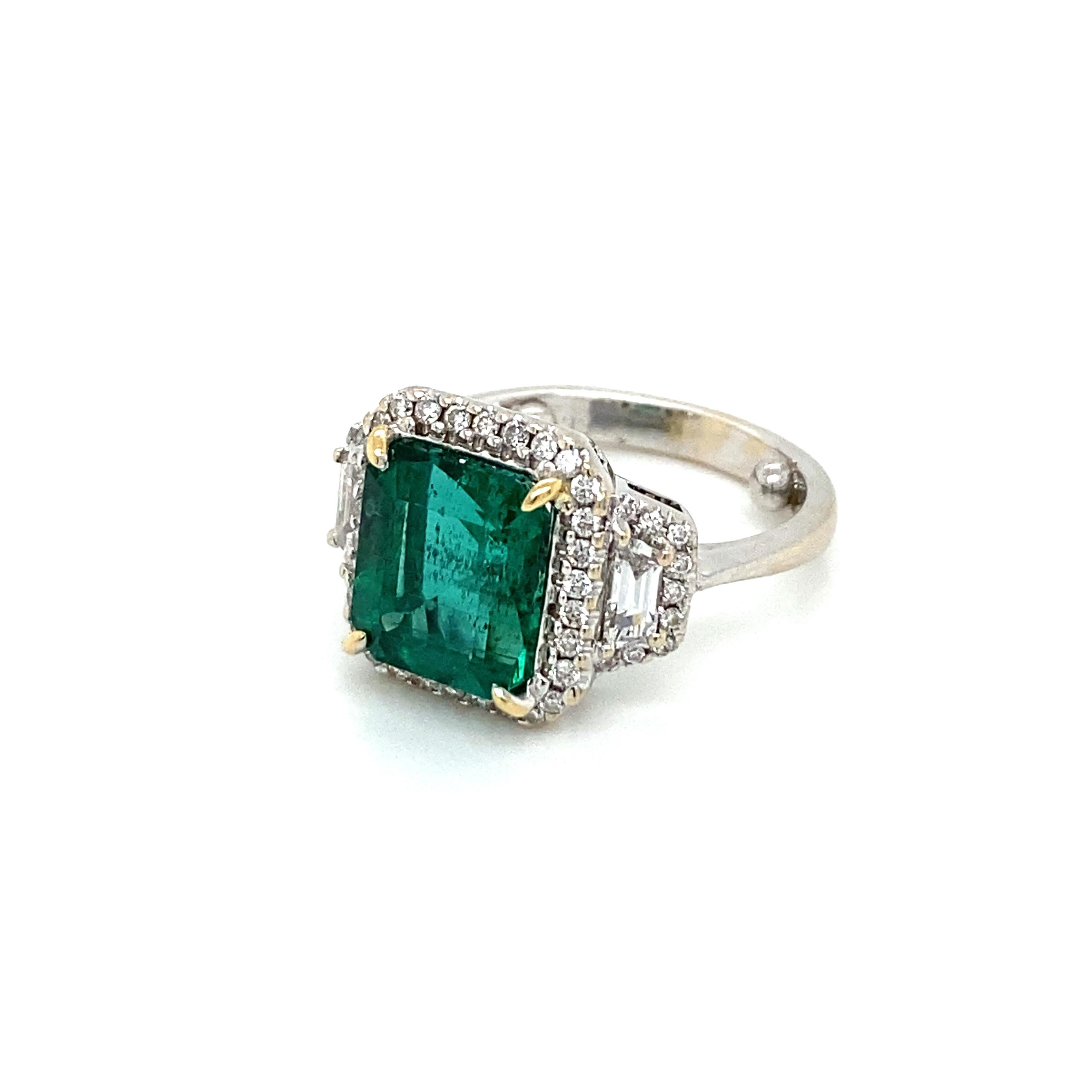 Women's Estate Certified 3.34 Carat Natural Emerald Diamond Ring For Sale