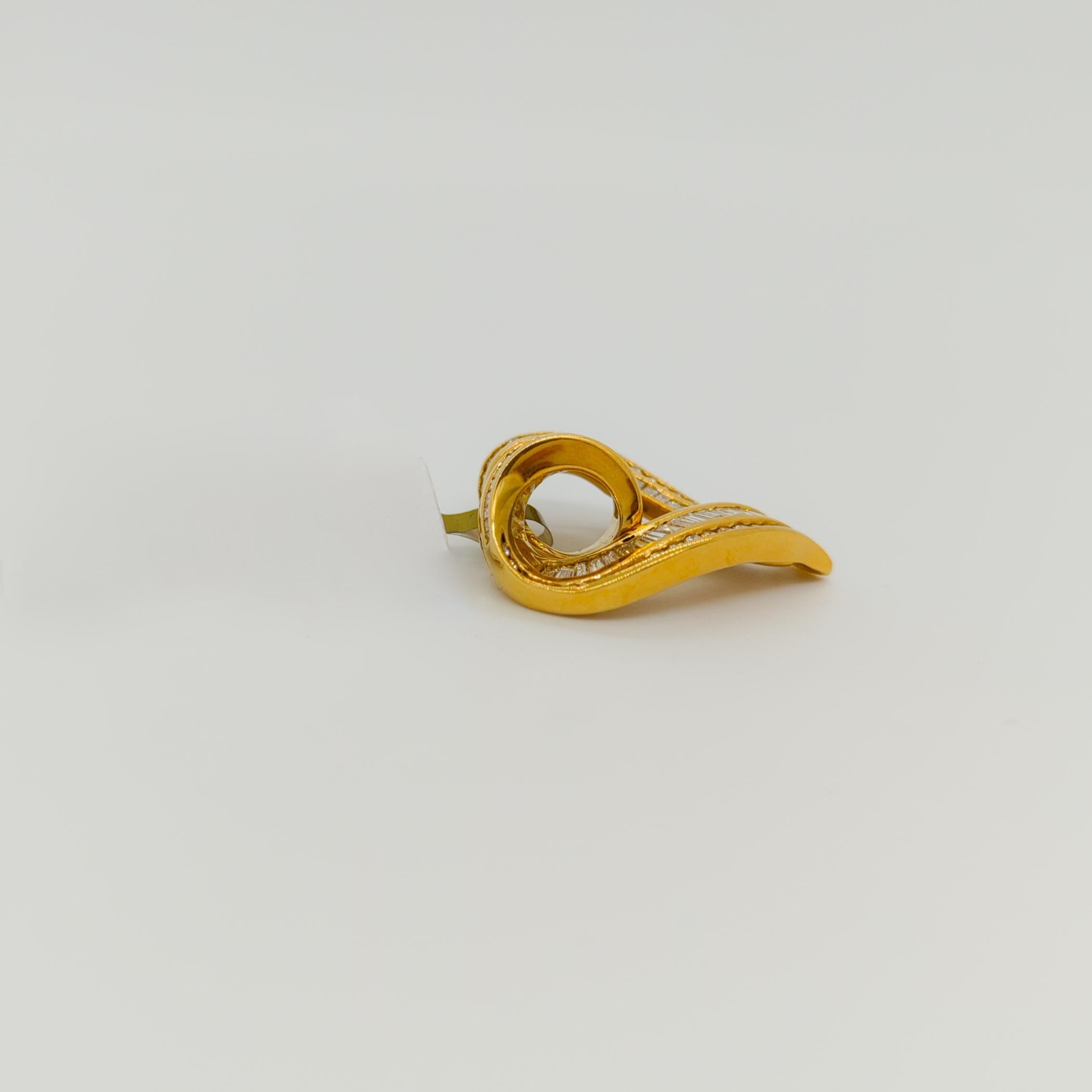 Charles Krypell Pendentif en forme de cœur avec diamants en or jaune 18 carats, ancienne propriété en vente 1