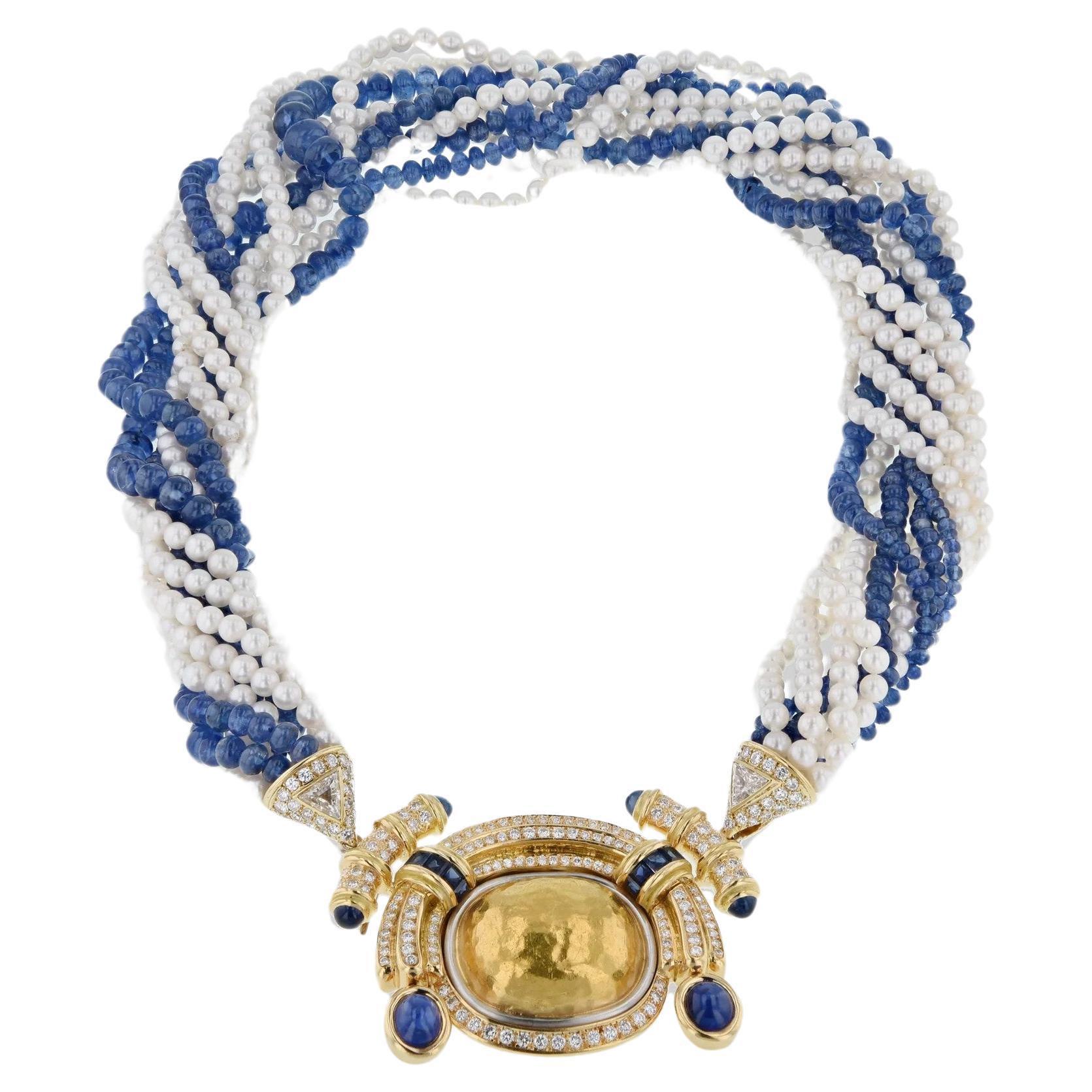 Chaumet, collier français de succession en or jaune avec diamants, saphirs bleus et perles blanches en vente