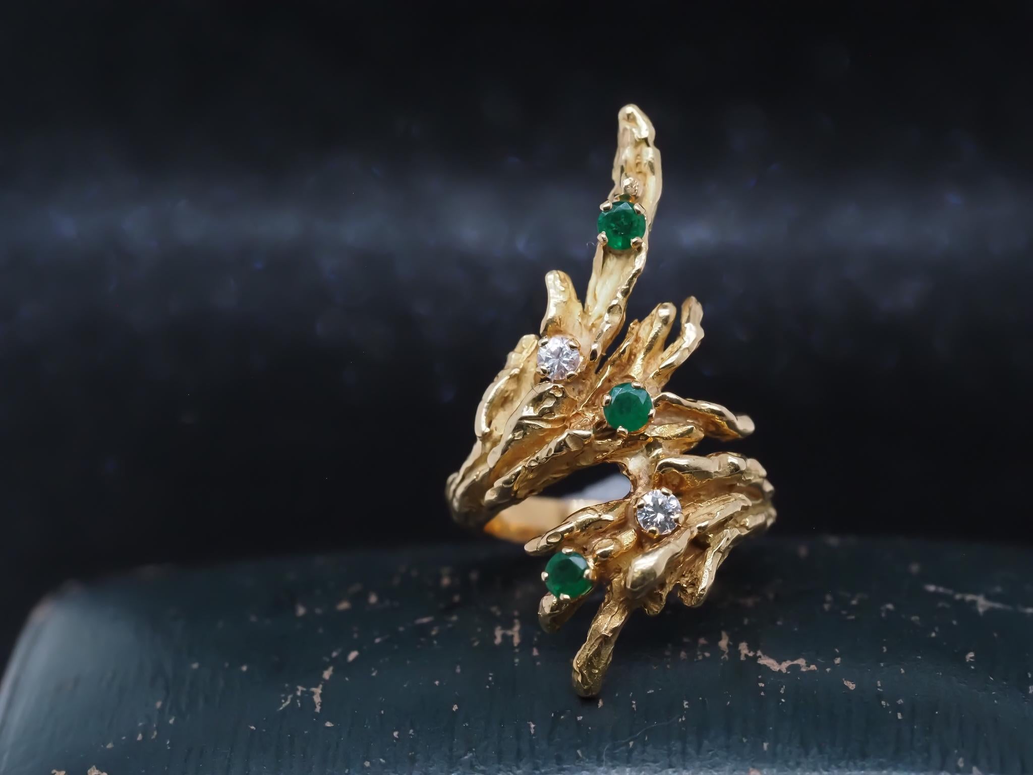 Round Cut Estate CHAUMET Paris 18K Yellow Gold Emerald and Diamond Ring - VHK#990 For Sale