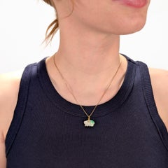 Antiker chinesischer Anhänger in Form eines Hasen aus 14-karätigem Gold und geschnitztem Jade für eine Halskette