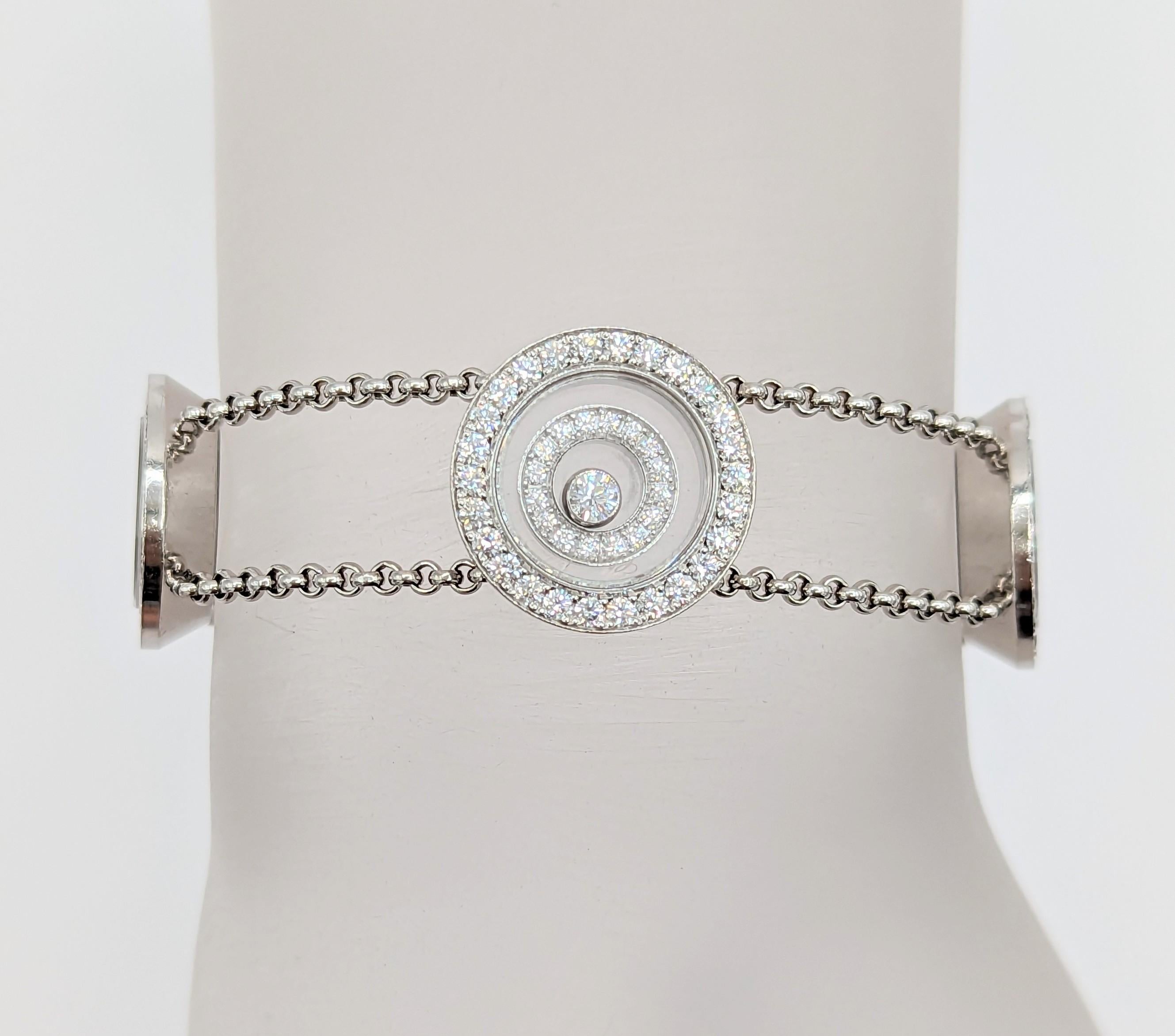 Magnifique bracelet de succession Chopard en diamant blanc fait à la main en or blanc 18k.  La longueur est de 8