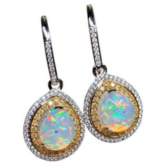 Orecchini pendenti Estate Chromia in oro 18 carati bicolore con diamante giallo fancy, cabochon e opale
