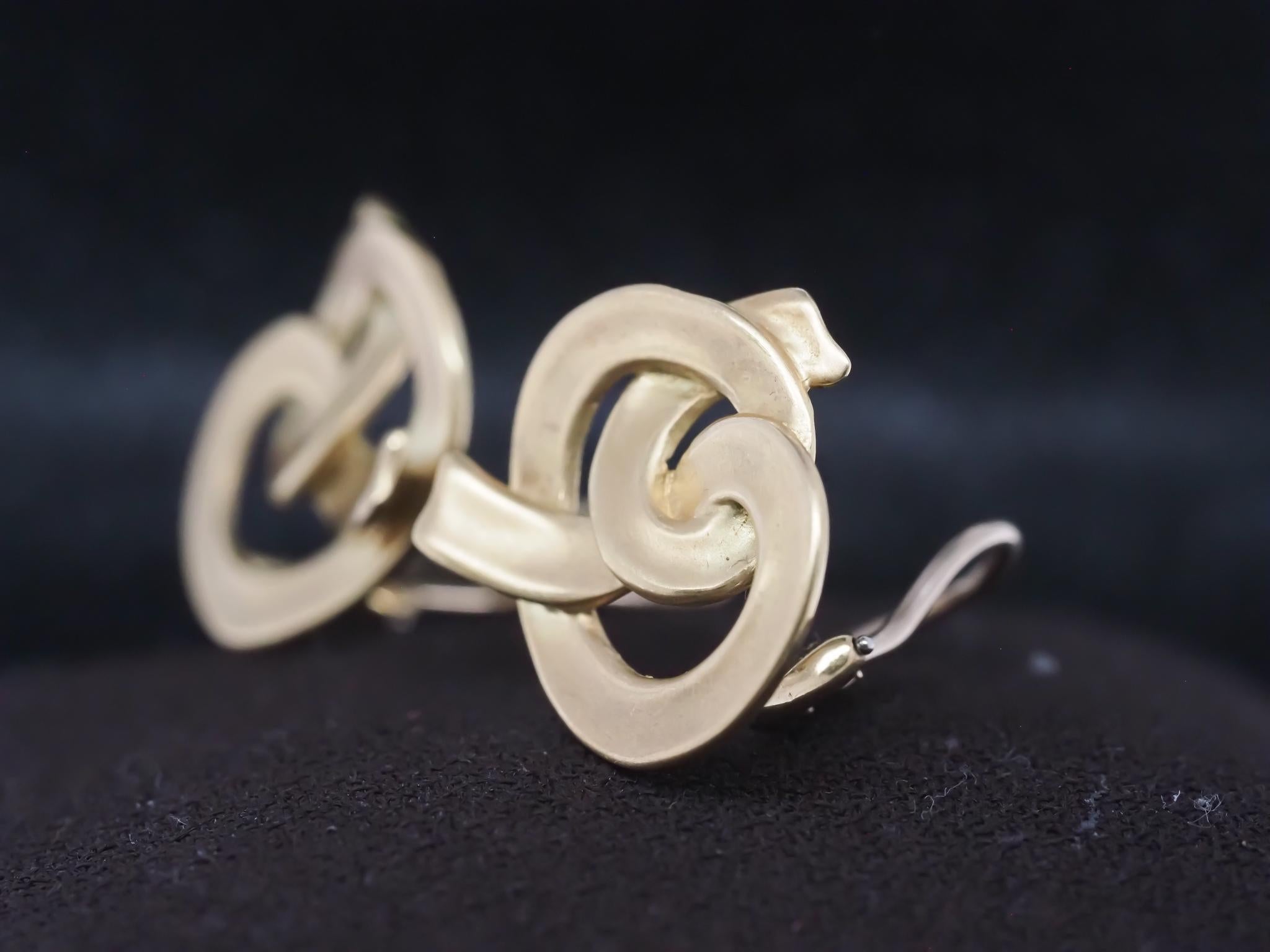 Boucles d'oreilles nœud Angela Cummings en or jaune 18 carats datant d'environ 1984 - VHK#987 en vente 5