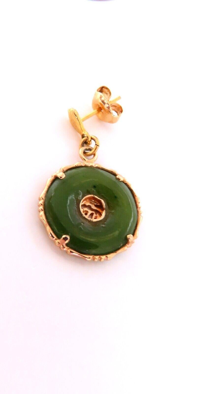 Estate Circular Jade Dangle Earrings 14kt Gold In New Condition For Sale In New York, NY