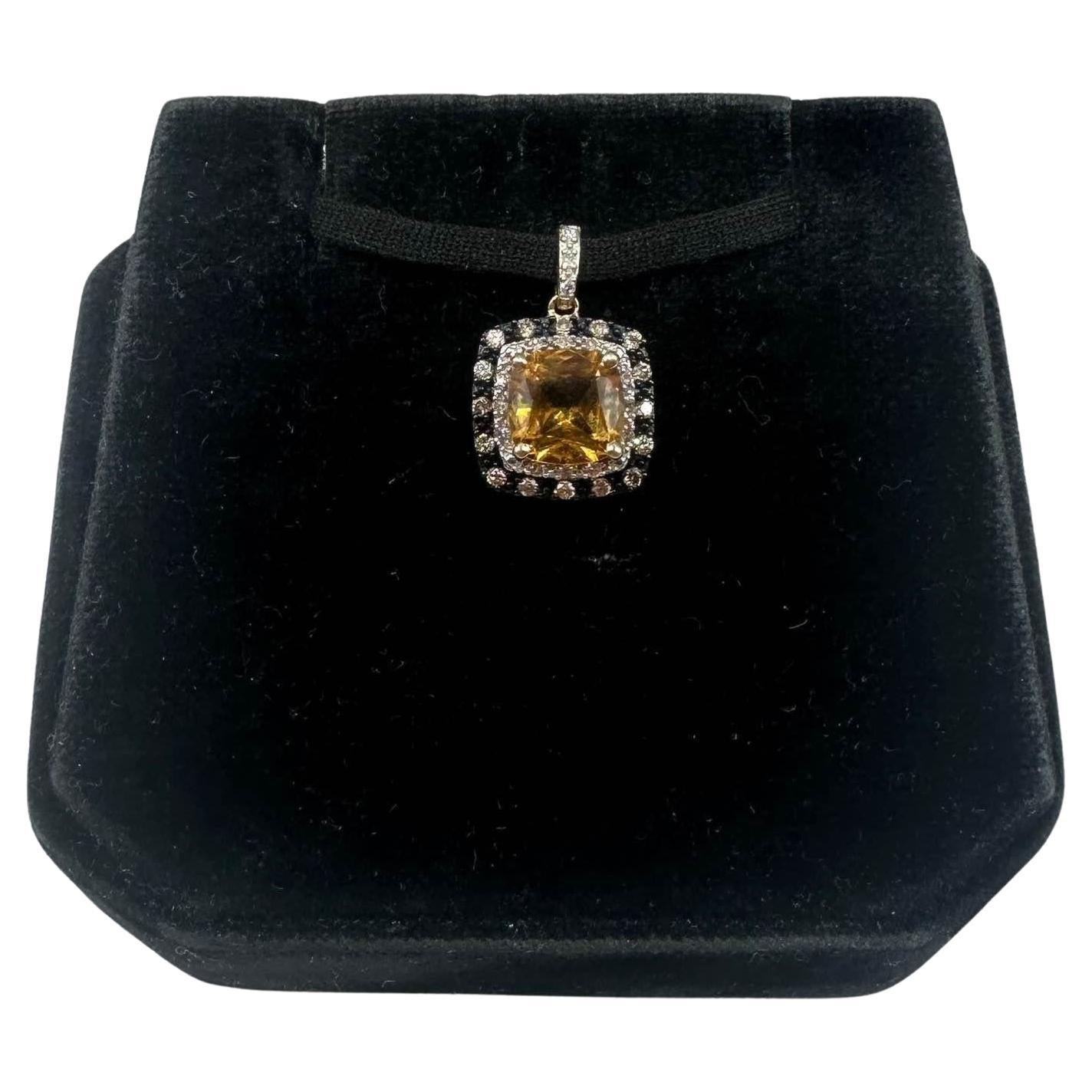 Estate Citrine & Diamond Pendant in 10kt Yellow Gold -7.1mm Citrine, 0.10ctw Dia