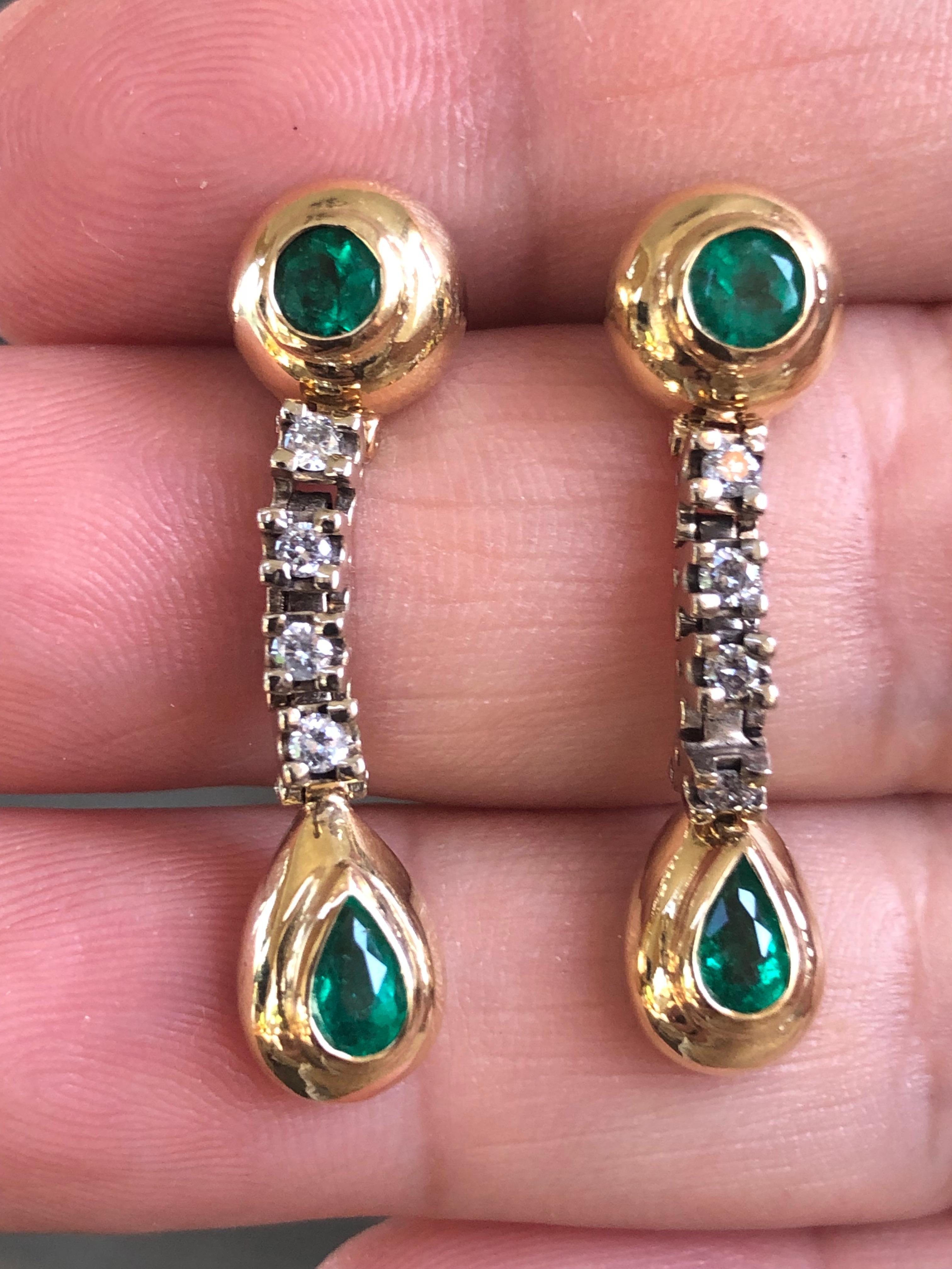 Estate kolumbianischen Smaragd & Diamant Tropfen Ohrringe Gold (Tropfenschliff) im Angebot