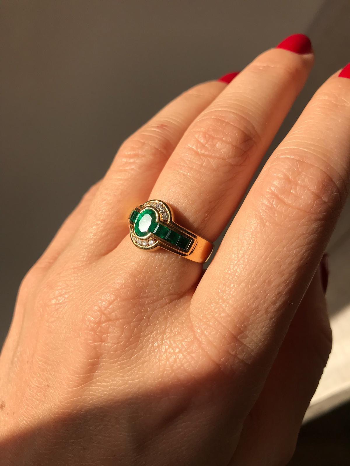Estate Colombian Emerald Diamond Gold Band Ring 4