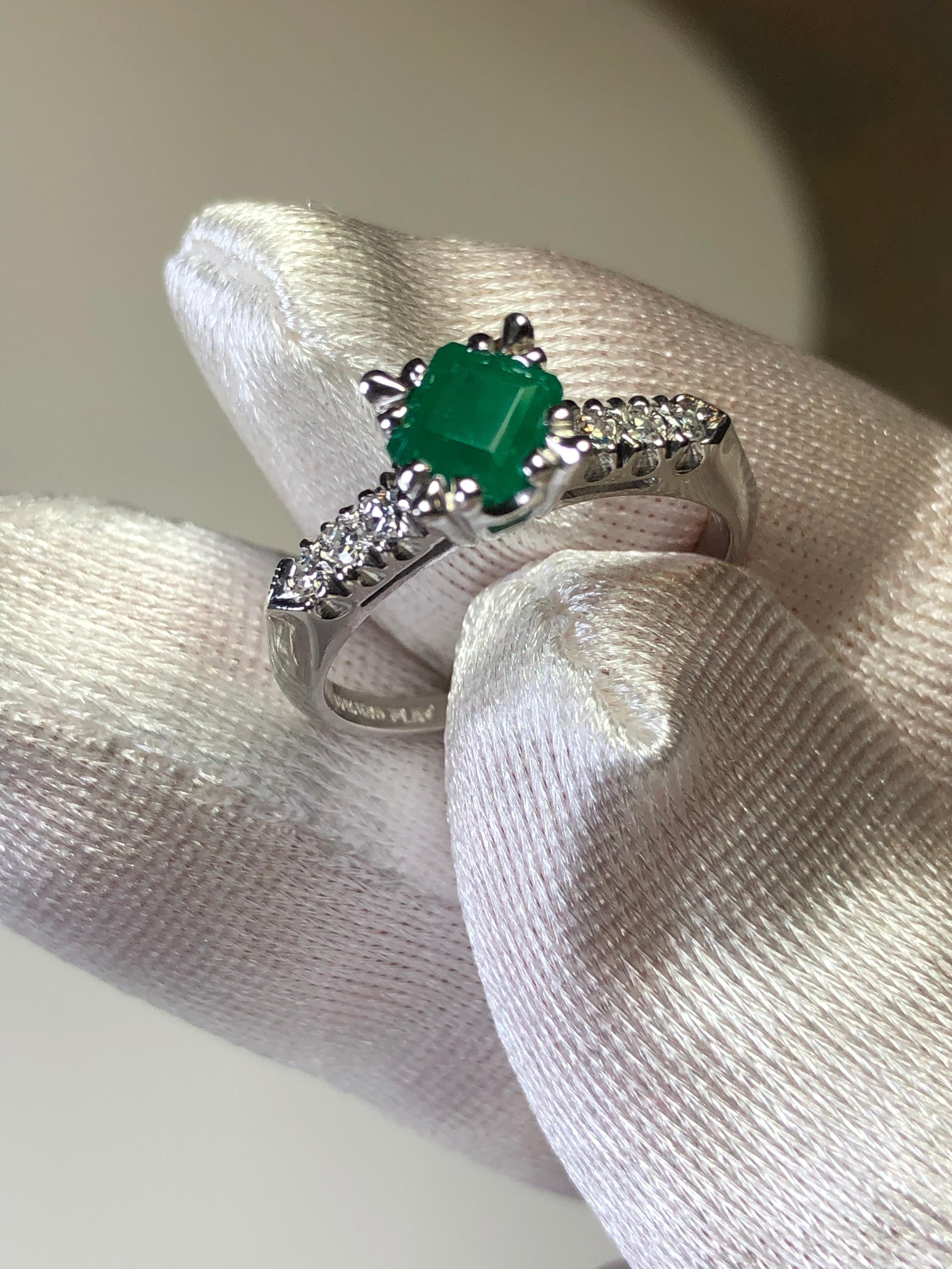 Vintage Colombian Emerald Engagement Ring Platinum For Sale 3