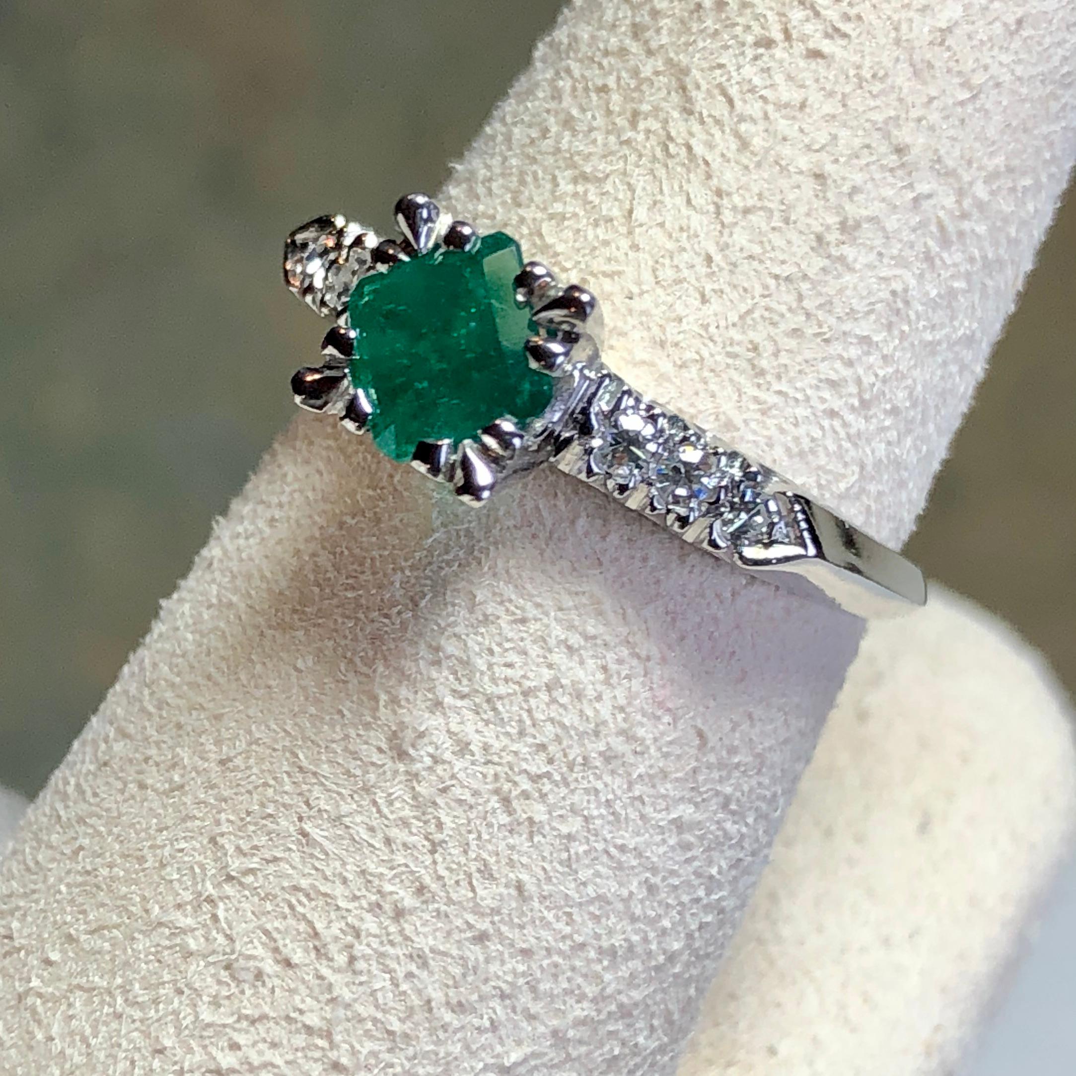 Art Deco Vintage Colombian Emerald Engagement Ring Platinum For Sale