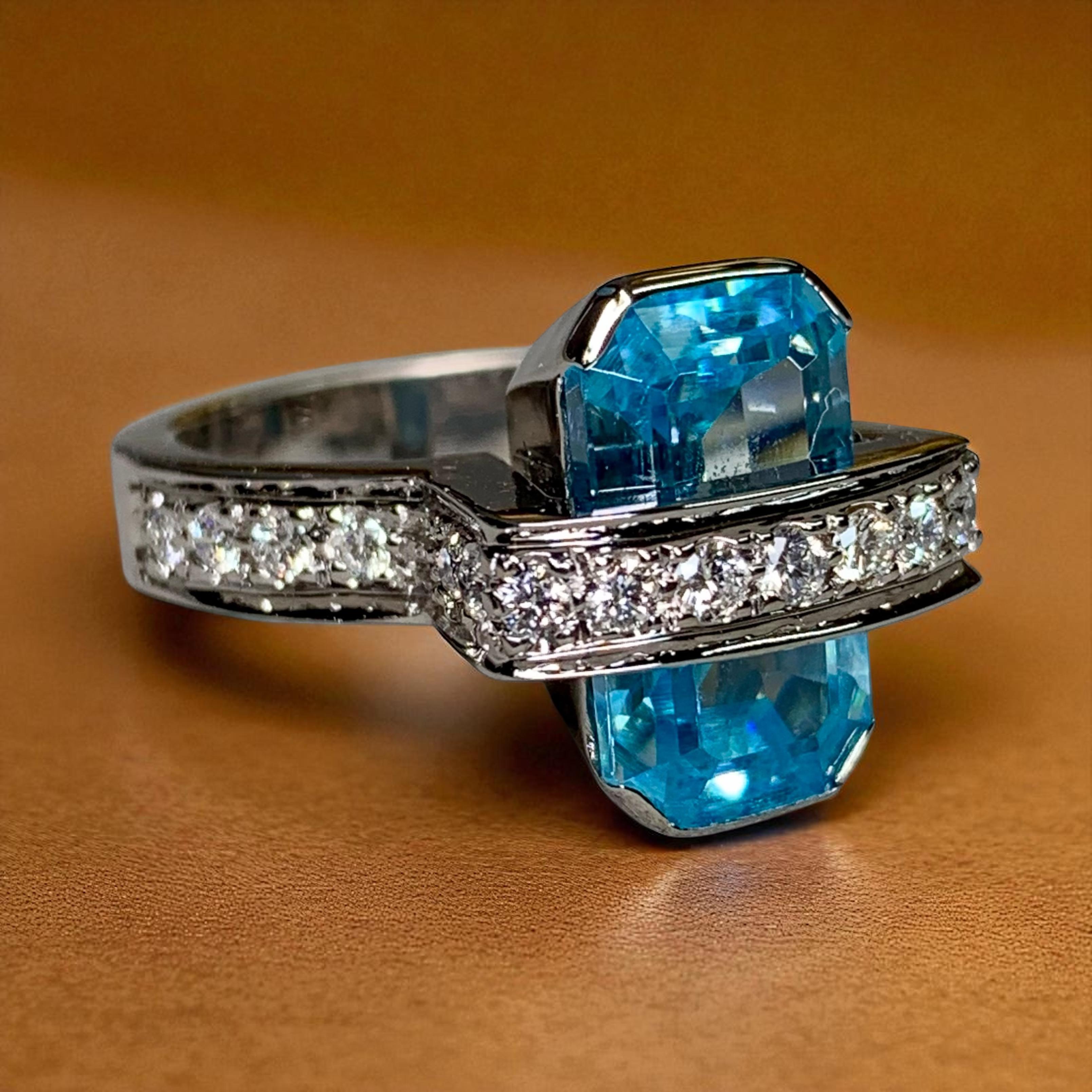 Anillo de Cóctel Escultural Contemporáneo de Oro Blanco de 18 K con Aguamarina y Diamantes en venta 5