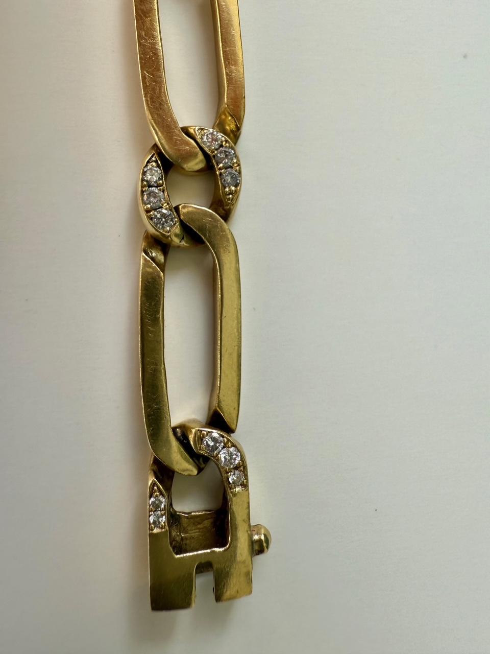 Bracelet à maillons courbés 18 carats avec diamants Bon état - En vente à Los Angeles, CA