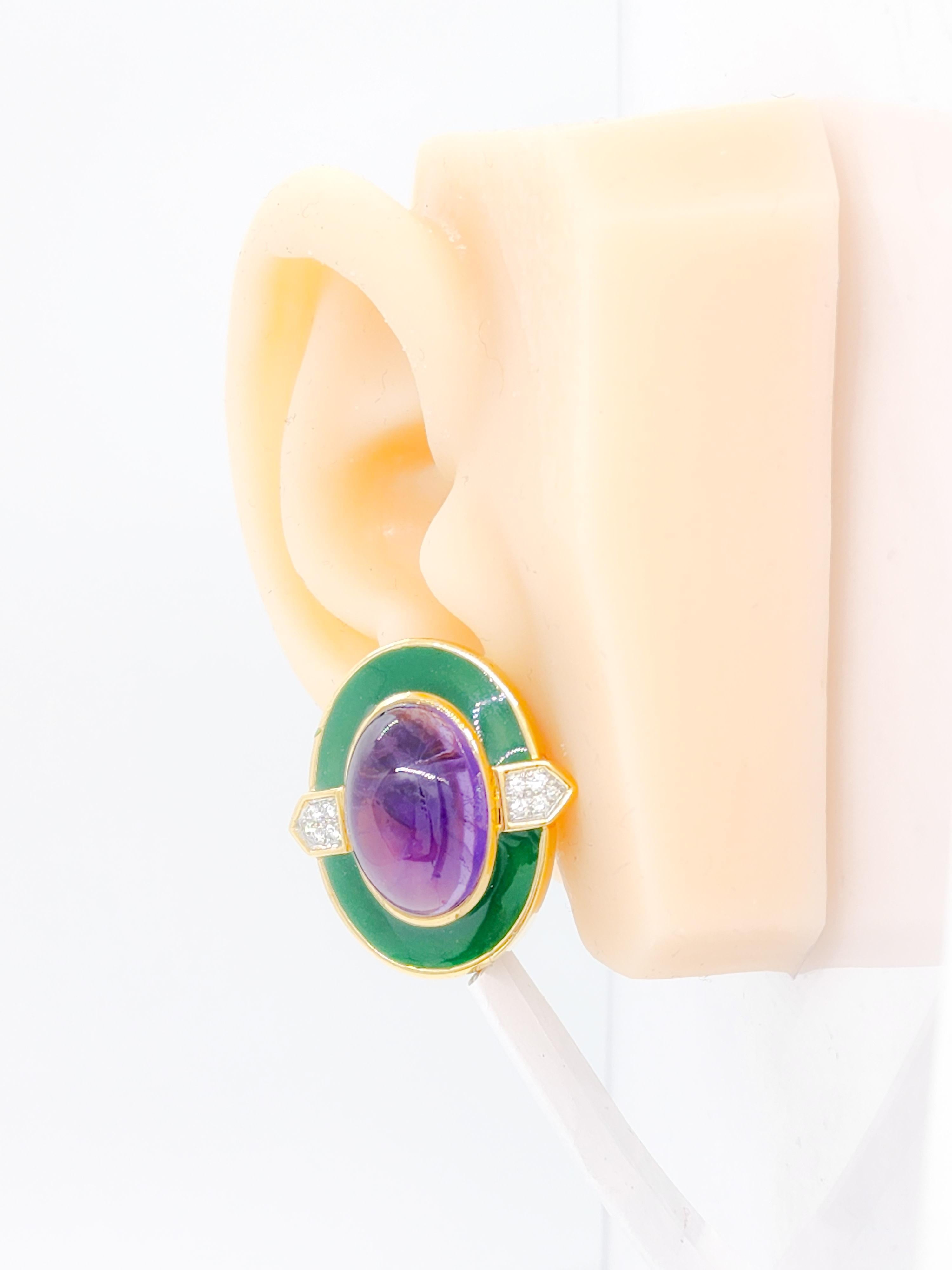 Taille ovale Boucles d'oreilles à clip en améthyste, émail et diamant blanc de la collection A David Webb en 18k en vente