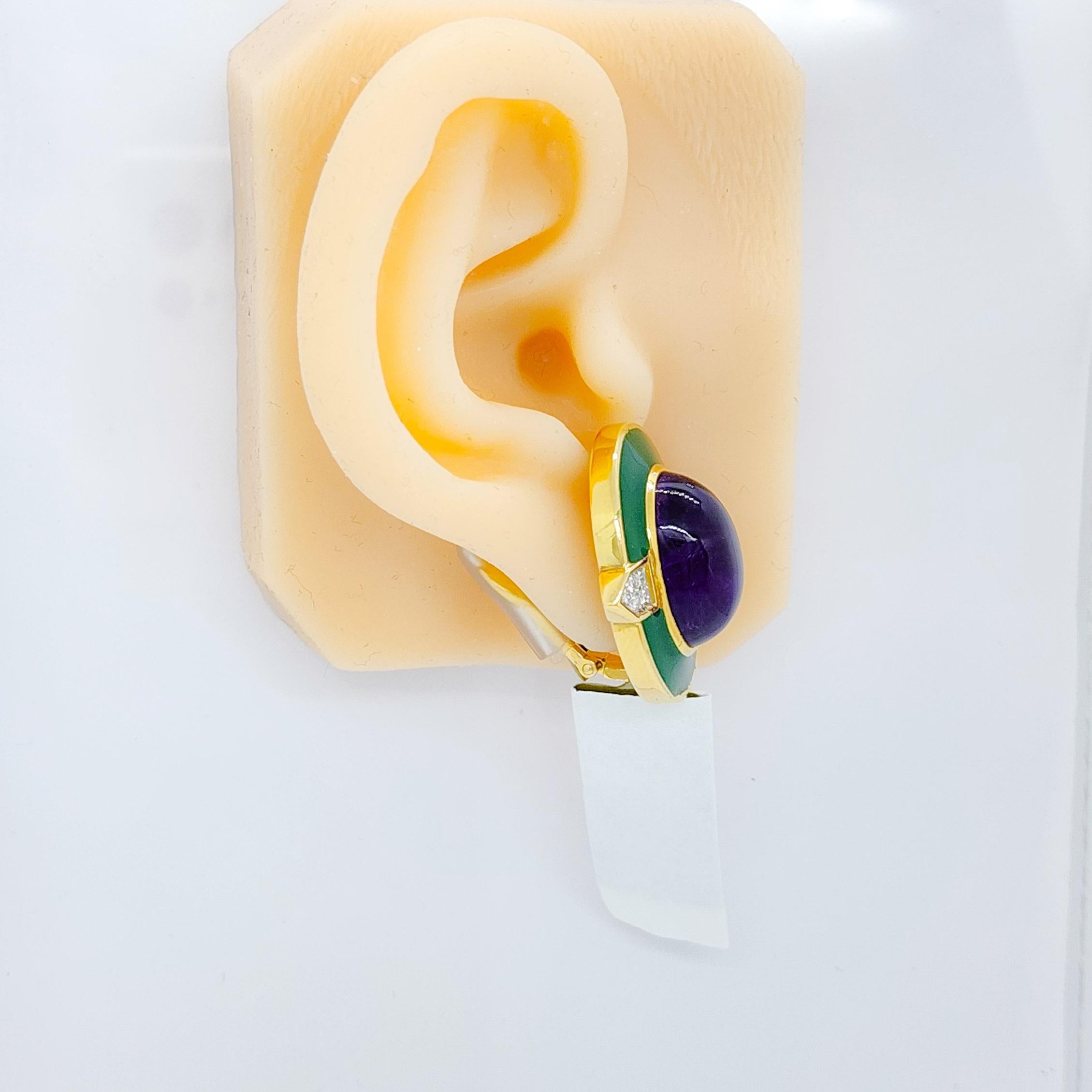 Boucles d'oreilles à clip en améthyste, émail et diamant blanc de la collection A David Webb en 18k Excellent état - En vente à Los Angeles, CA