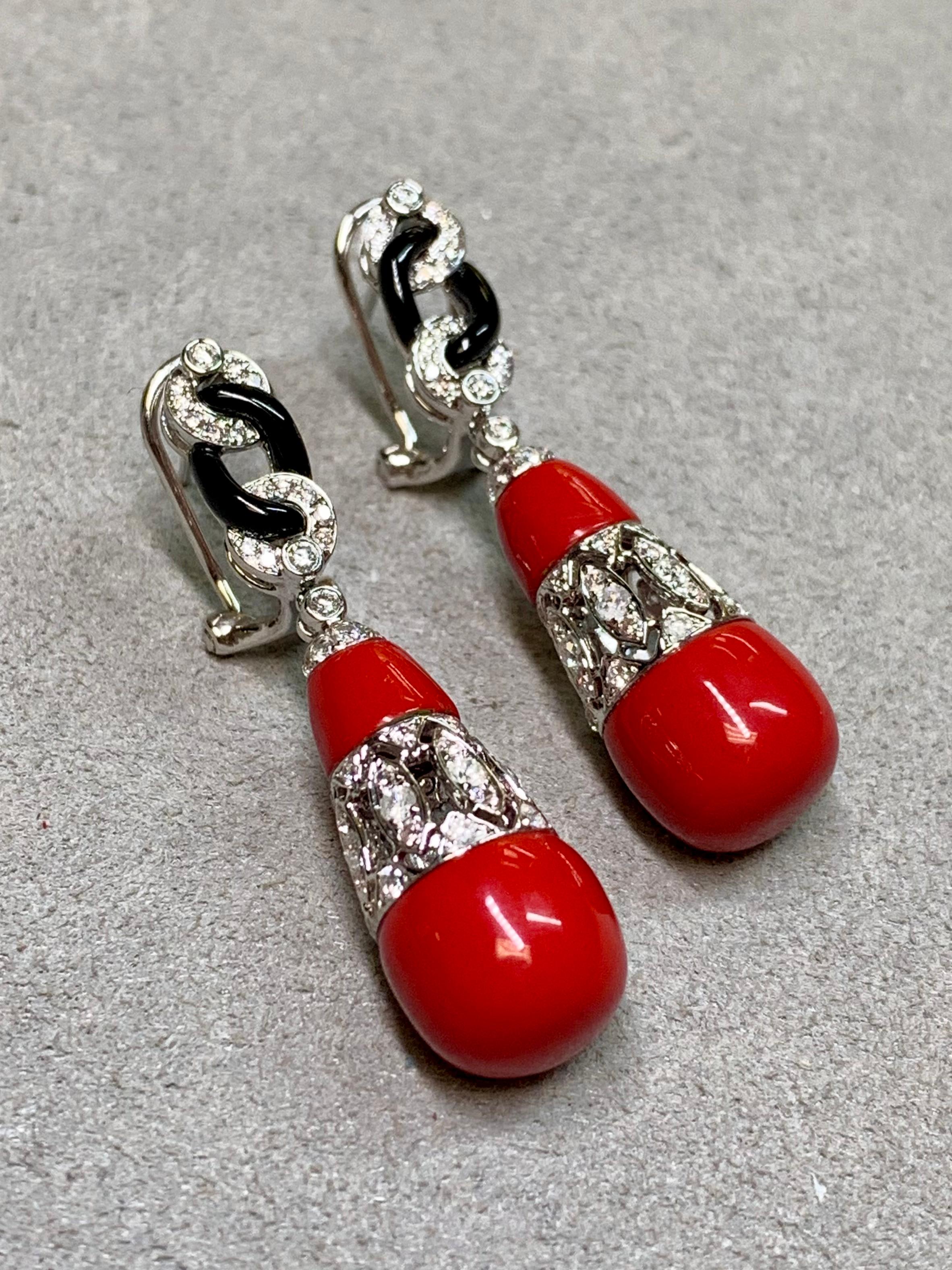 Estate Deco 18K Red Coral Onyx Link Diamond Drop Dangle Omega Back Earrings In Excellent Condition For Sale In Winter Springs, FL