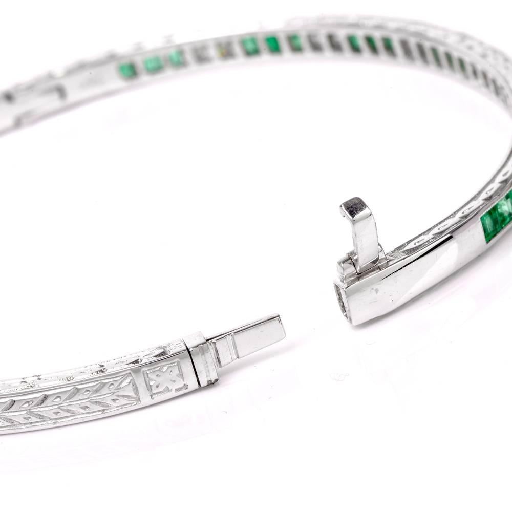 Women's Estate Deco Emerald Diamond 18 Karat Gold Bangle Bracelet