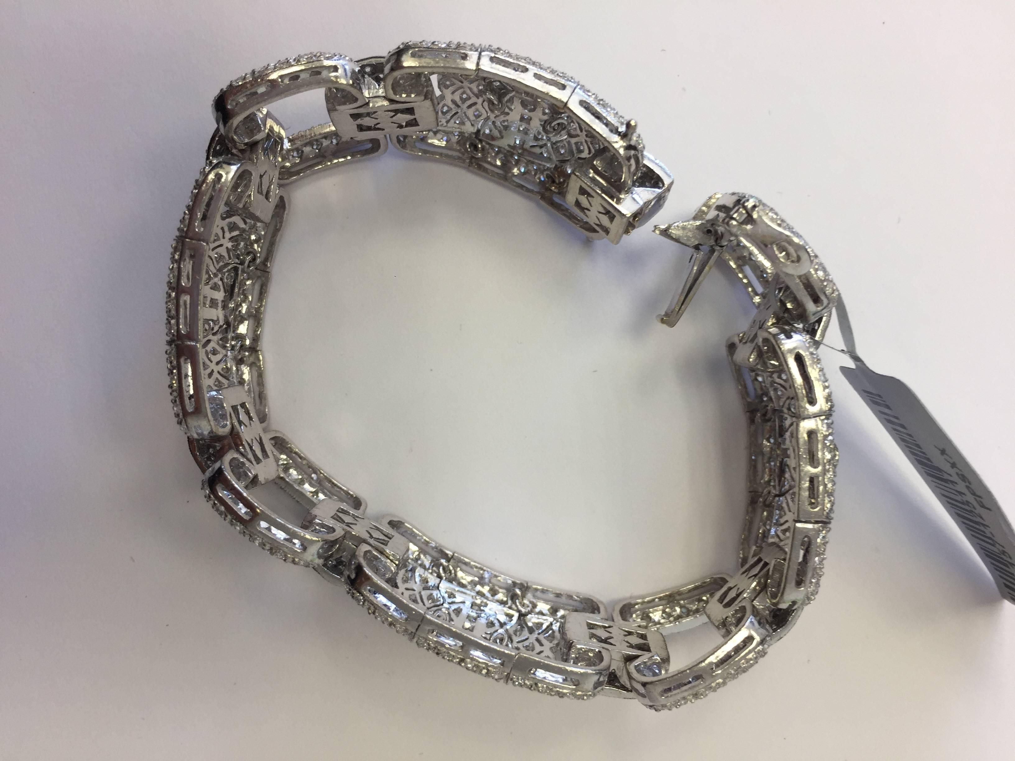 Estate Designed Diamond Bracelet in 18 Karat White Gold 1