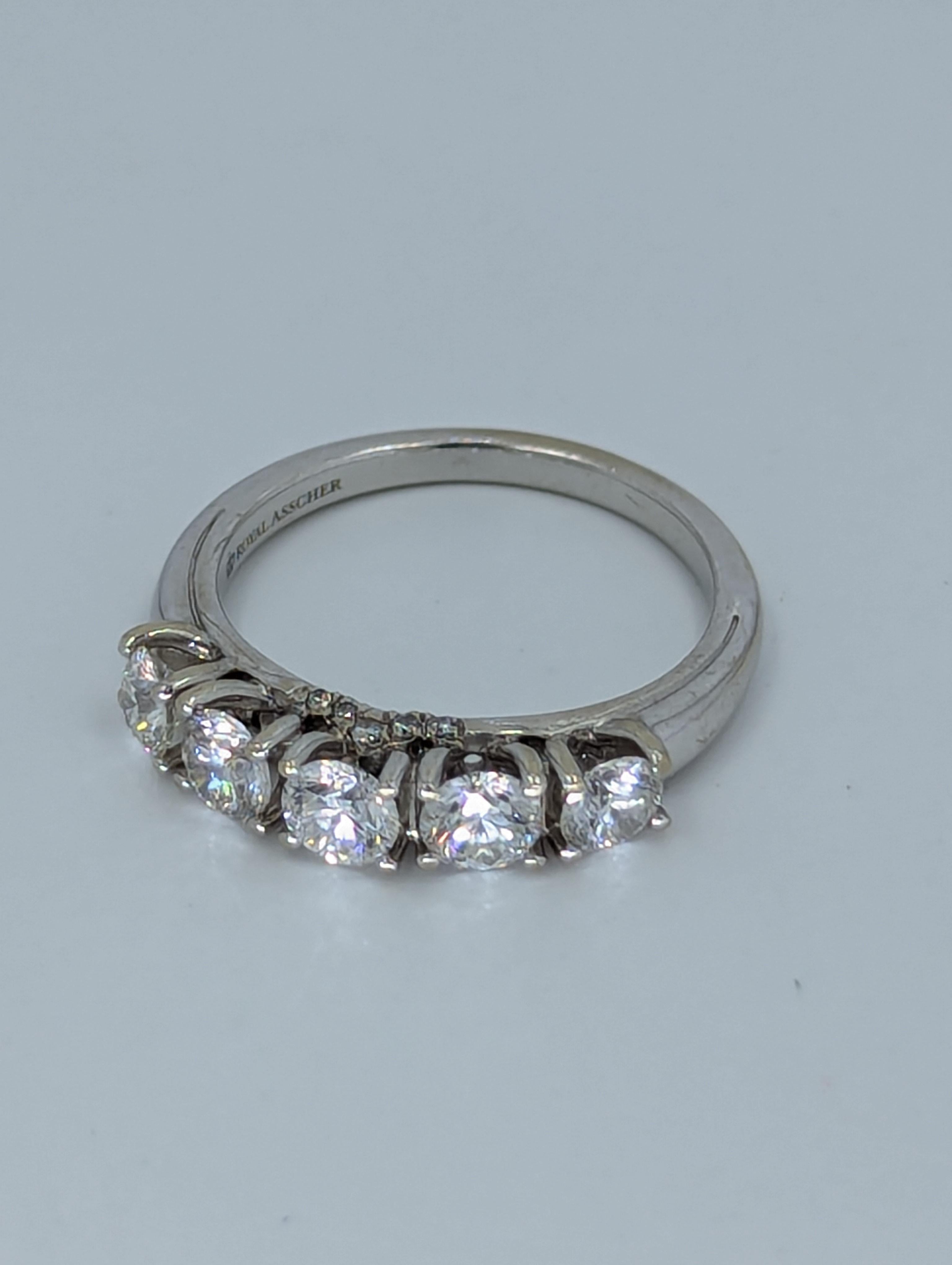Estate Designer 1.00ct Diamond 14K Gold Engagement Band Ring 3.7 Grams In Excellent Condition For Sale In Miami, FL