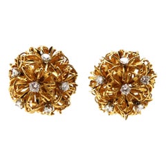Estate Designer David Webb 18 Karat and Platinum Dandelion Diamond Earrings