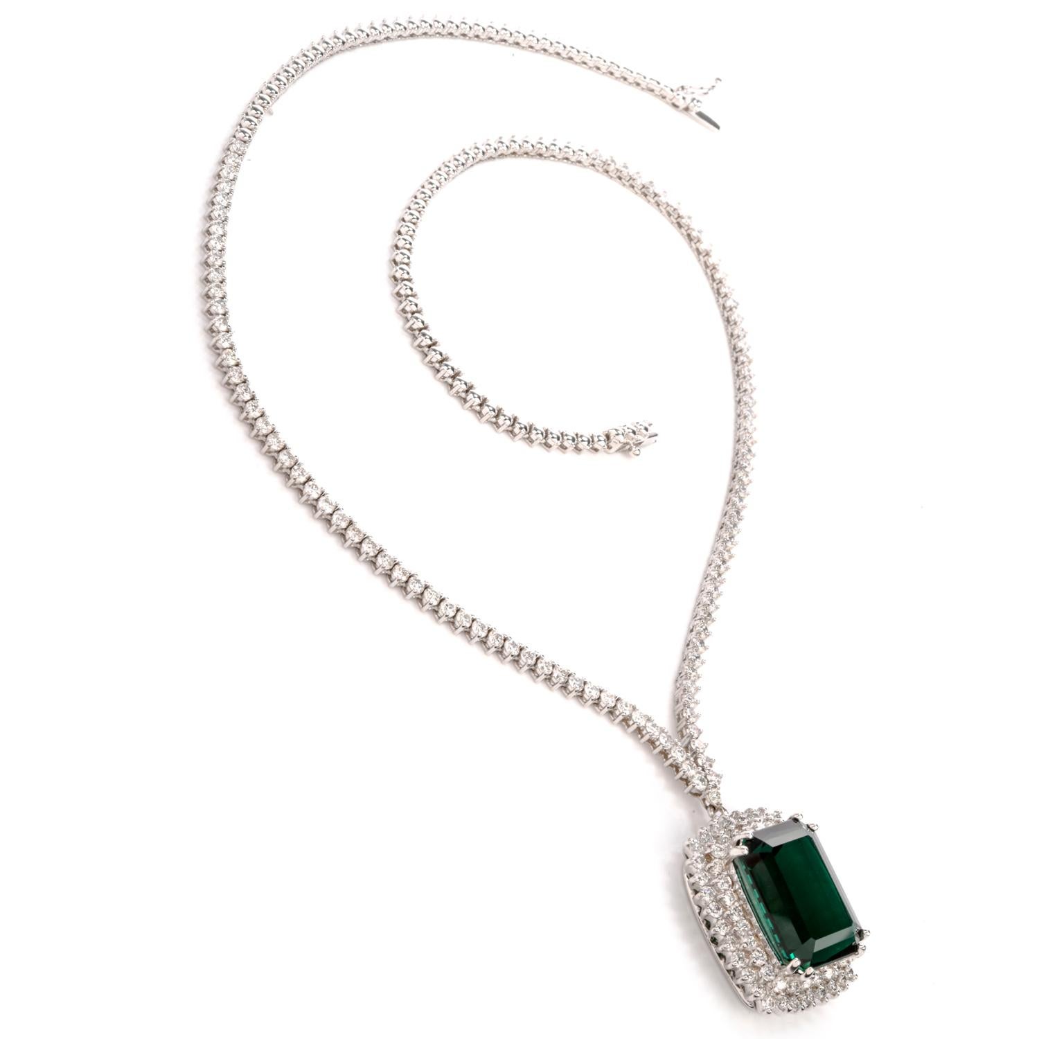 Estate Diamond 21.50 Carat Green Tourmaline 18 Karat Necklace In Excellent Condition For Sale In Miami, FL
