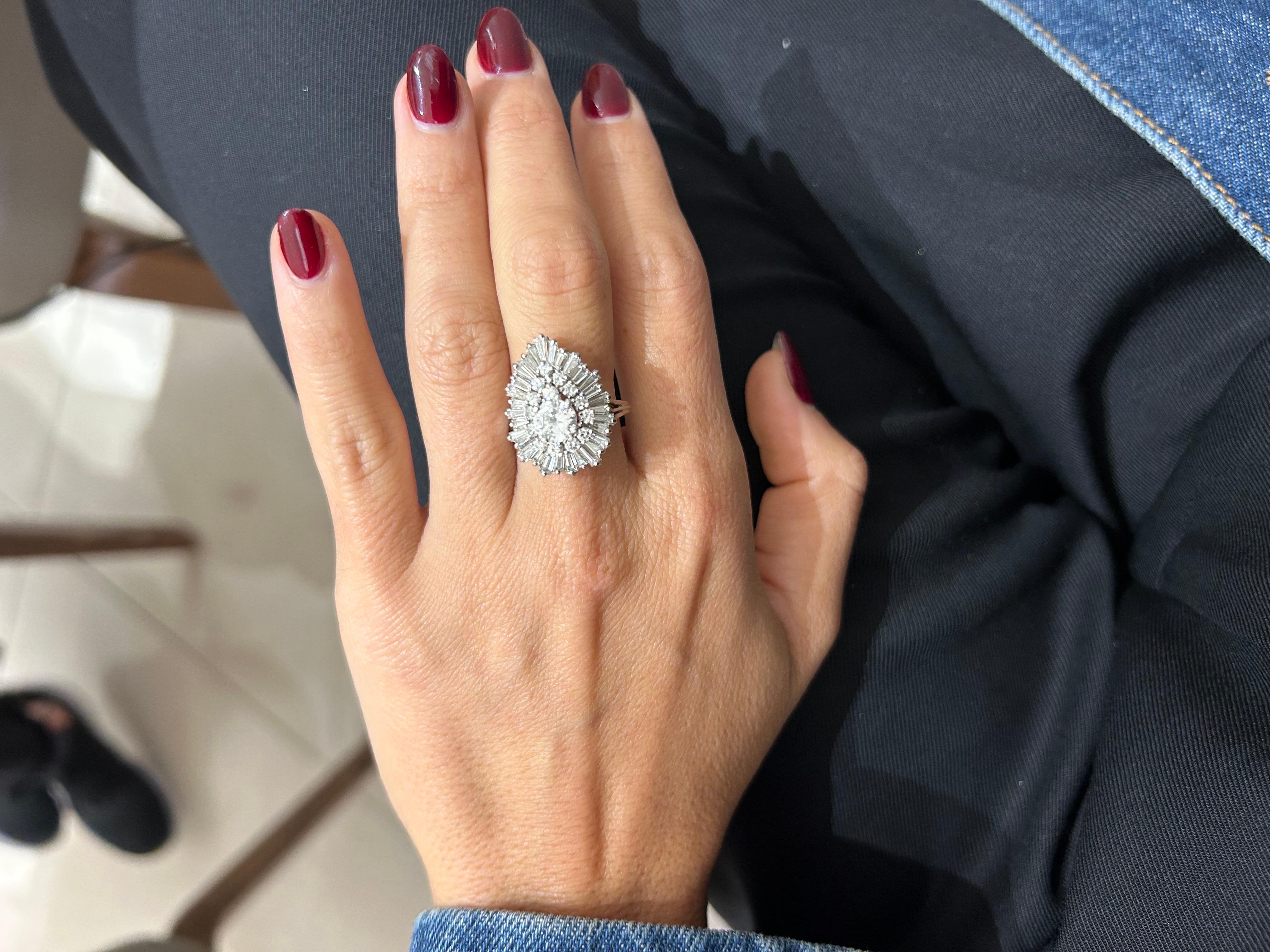 Nachlass Diamant 2,87 Karat. Cocktailring aus Weißgold für Damen oder Herren