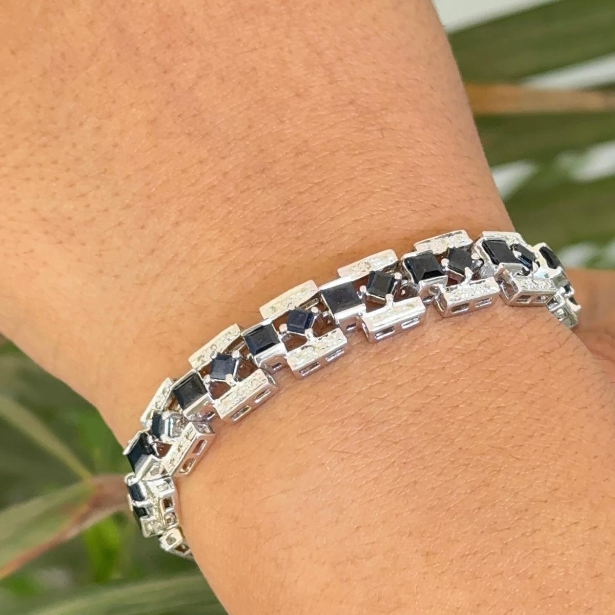 Real Diamond and Blue Sapphire Tennis Bracelet for Engagement Gift in 925 Silver For Sale 4