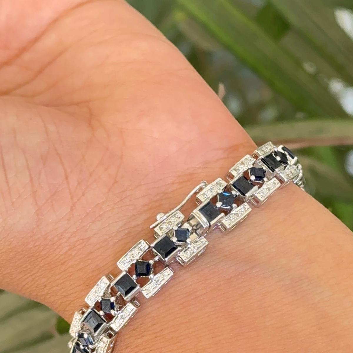 Women's Real Diamond and Blue Sapphire Tennis Bracelet for Engagement Gift in 925 Silver For Sale
