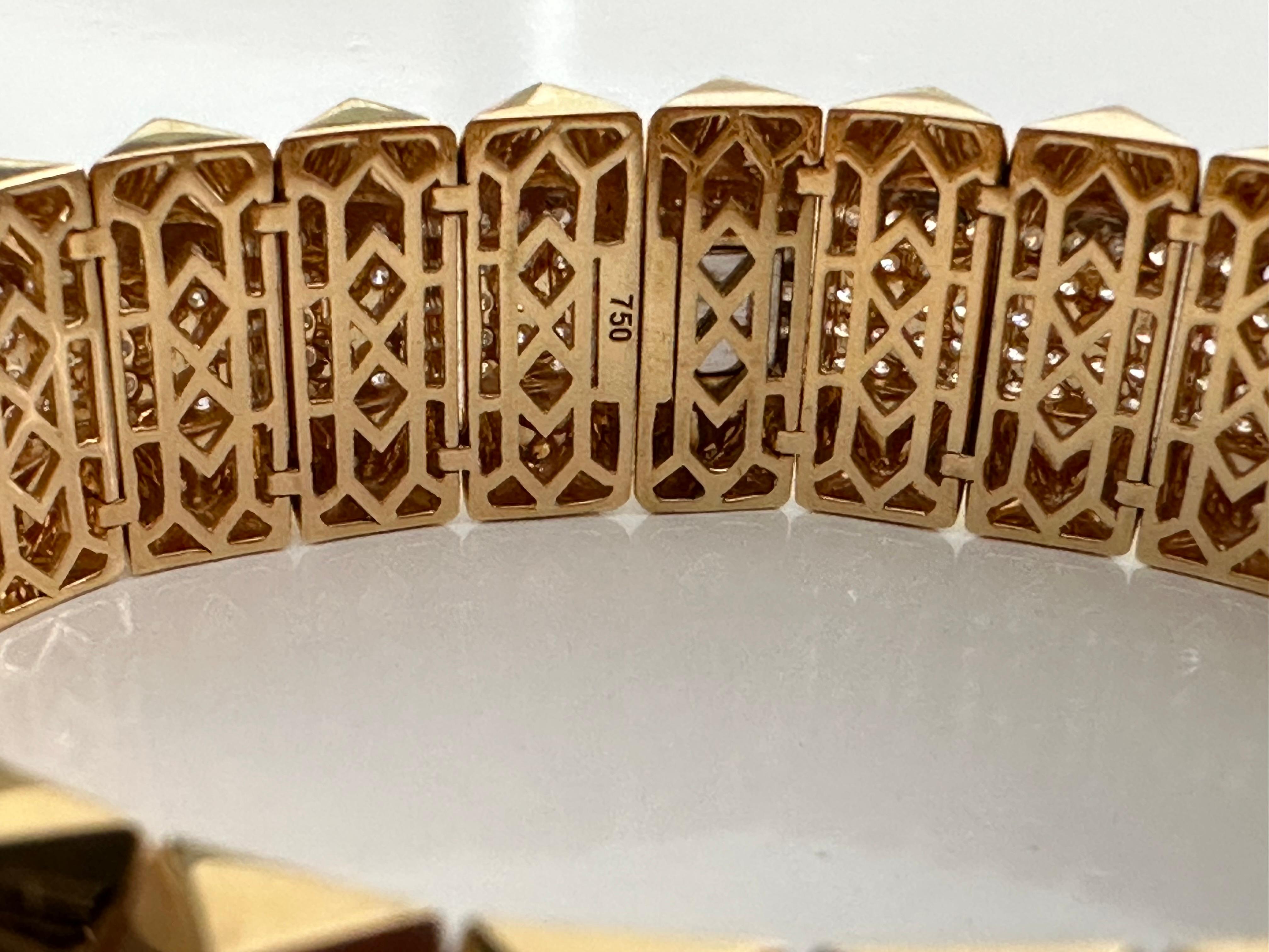 Estate Diamond and Gold Link Bracelet In Good Condition For Sale In Denver, CO