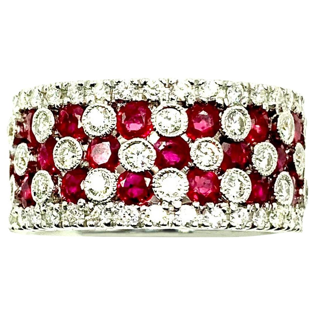 Bracelet d'éternité large en or blanc 18 carats avec diamants et rubis, 4,9 carats poids total