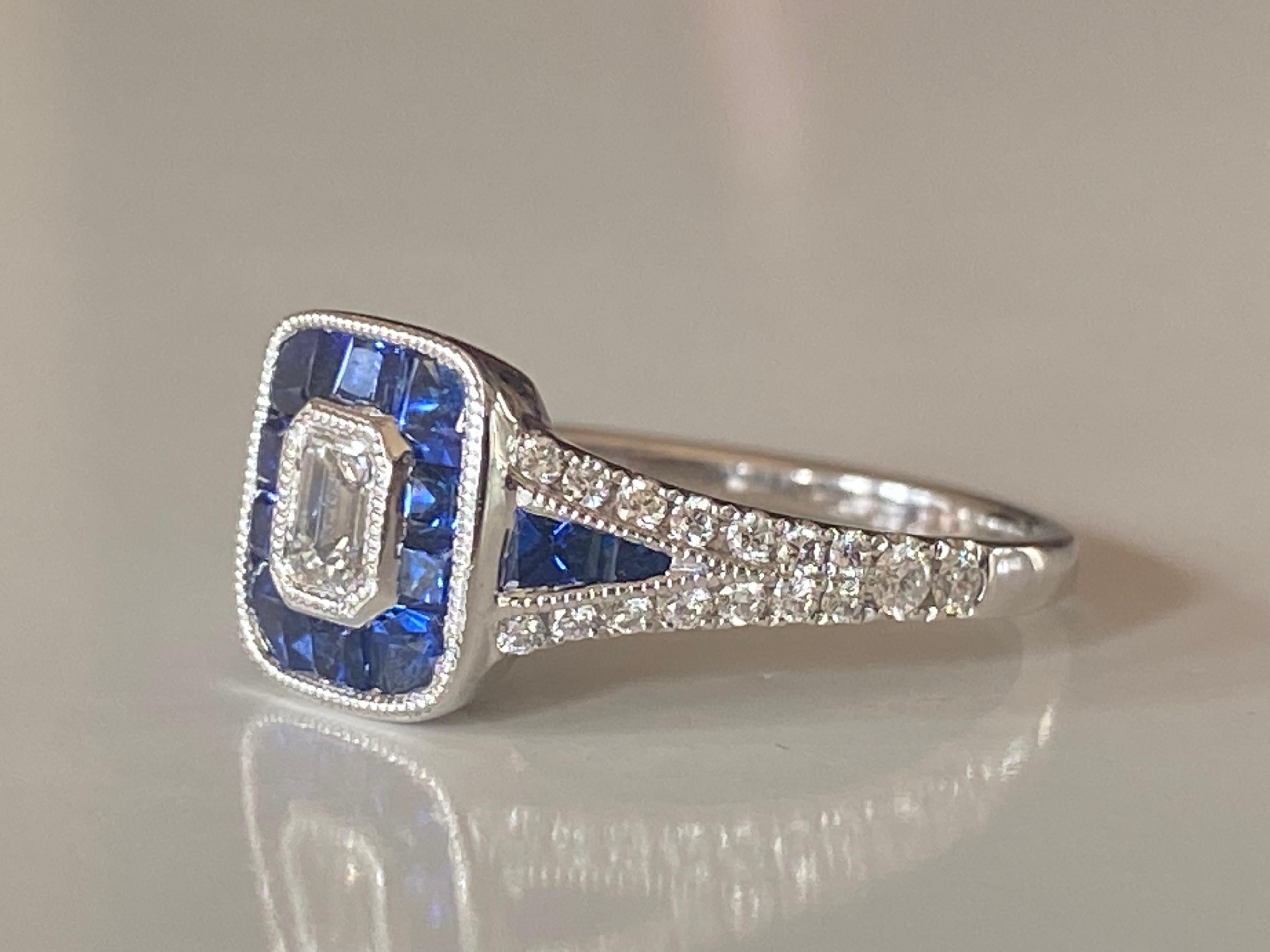 Contemporary Estate Diamond and Sapphire Cluster Ring For Sale