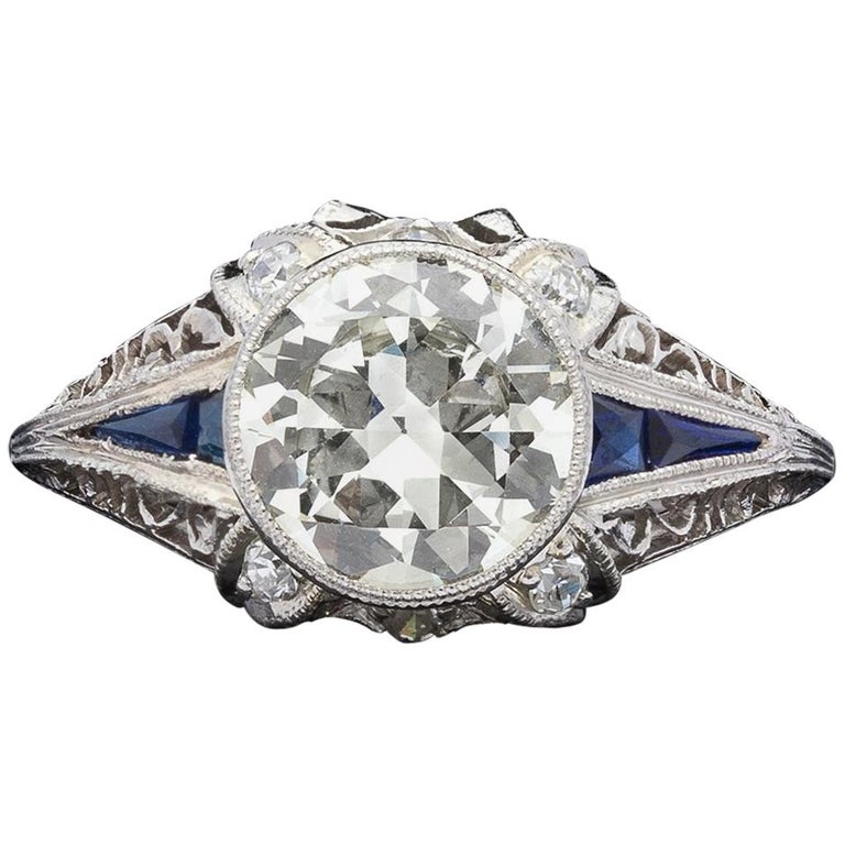 Estate Diamond and Sapphire Engagement Ring For Sale at Estate Diamond and Sapphire Engagement Ring For Sale at