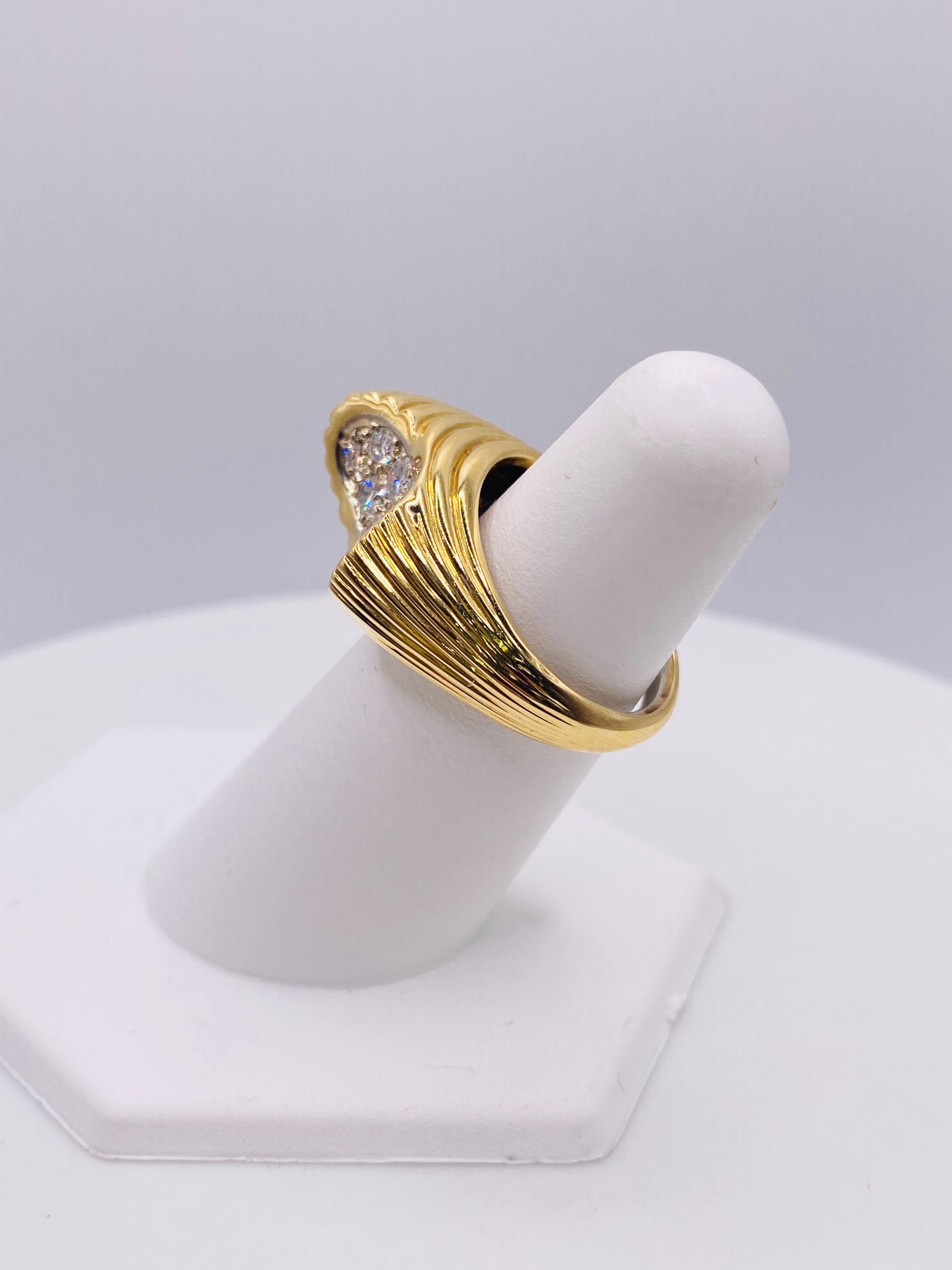 Brilliant Cut Estate Diamond and Yellow Gold Horseshoe Ring