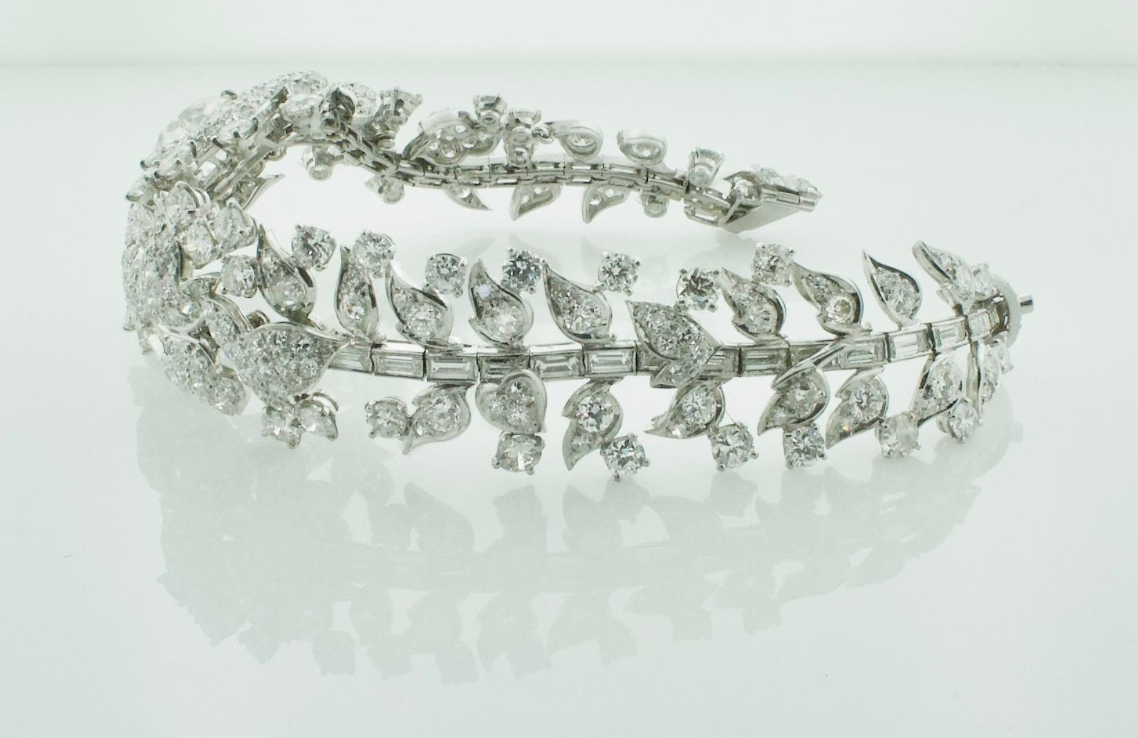 Estate Diamond Bracelet 23.91 Total Carats 4.36 Cushion Center GIA Cert  For Sale 1