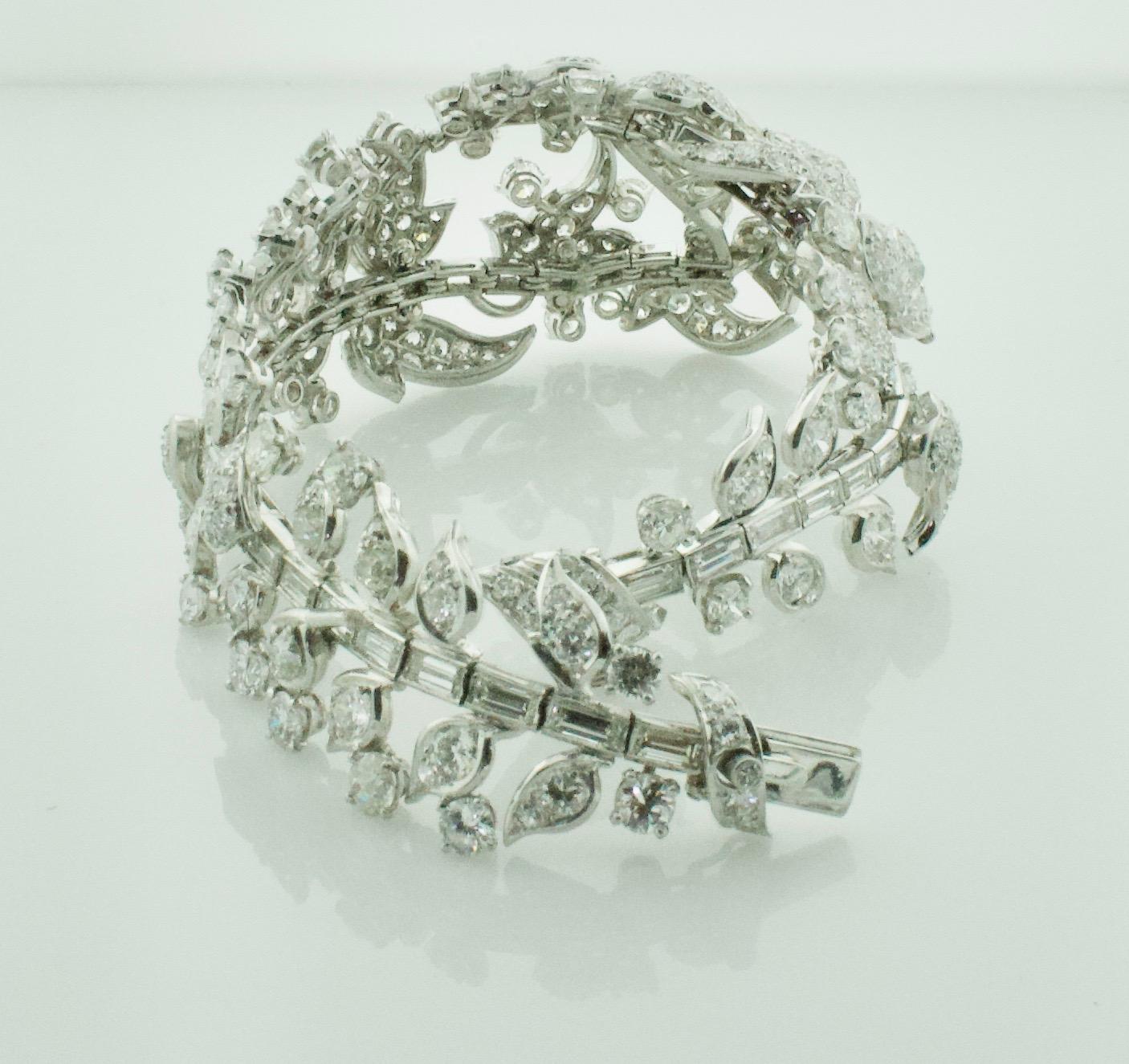 Estate Diamond Bracelet 23.91 Total Carats 4.36 Cushion Center GIA Cert  For Sale 4