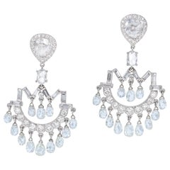 Boucles d'oreilles chandelier en forme de briolette en diamants d'inspiration Art déco