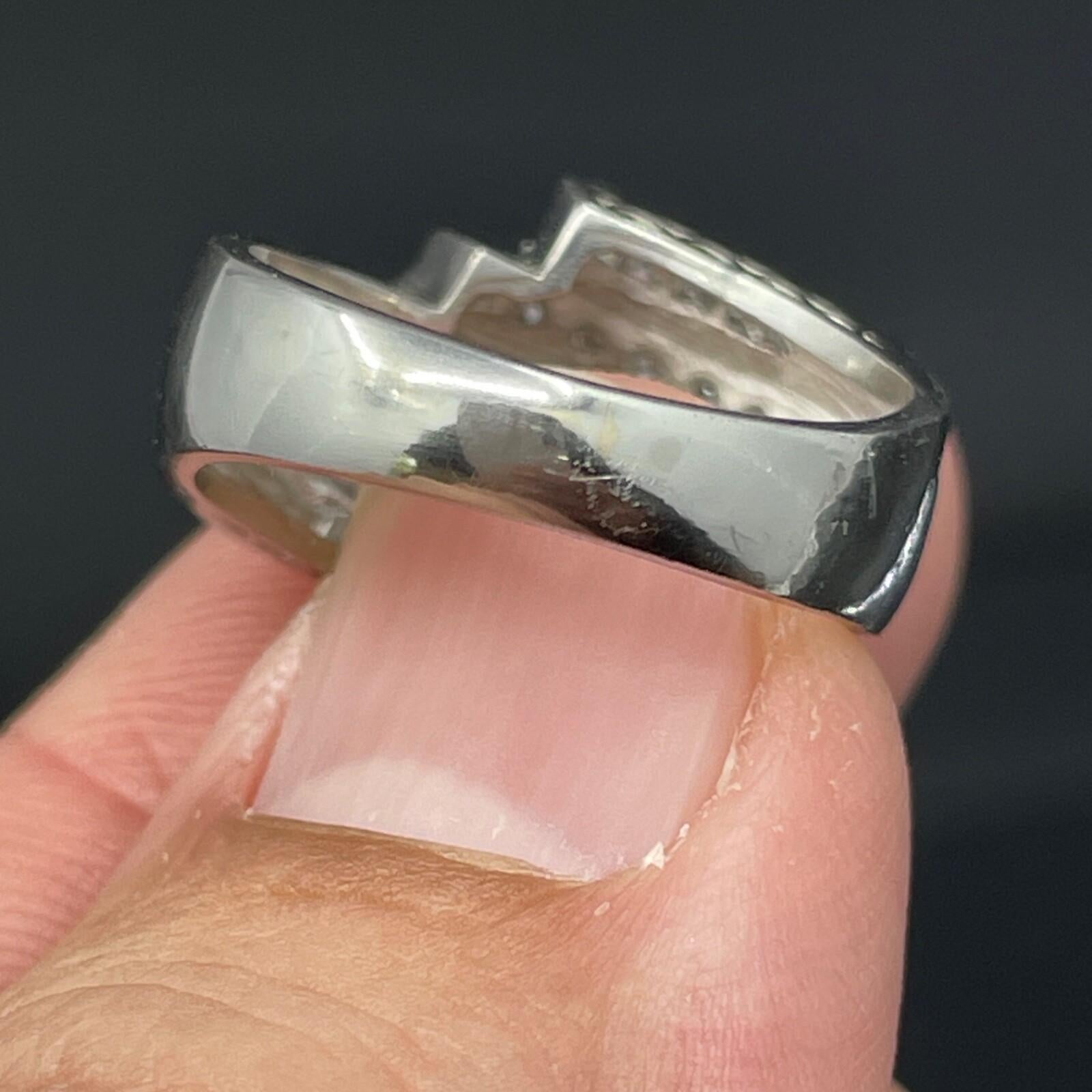Anillo de platino con diamante talla carré y brillante redondo 1,01ctw en venta 2