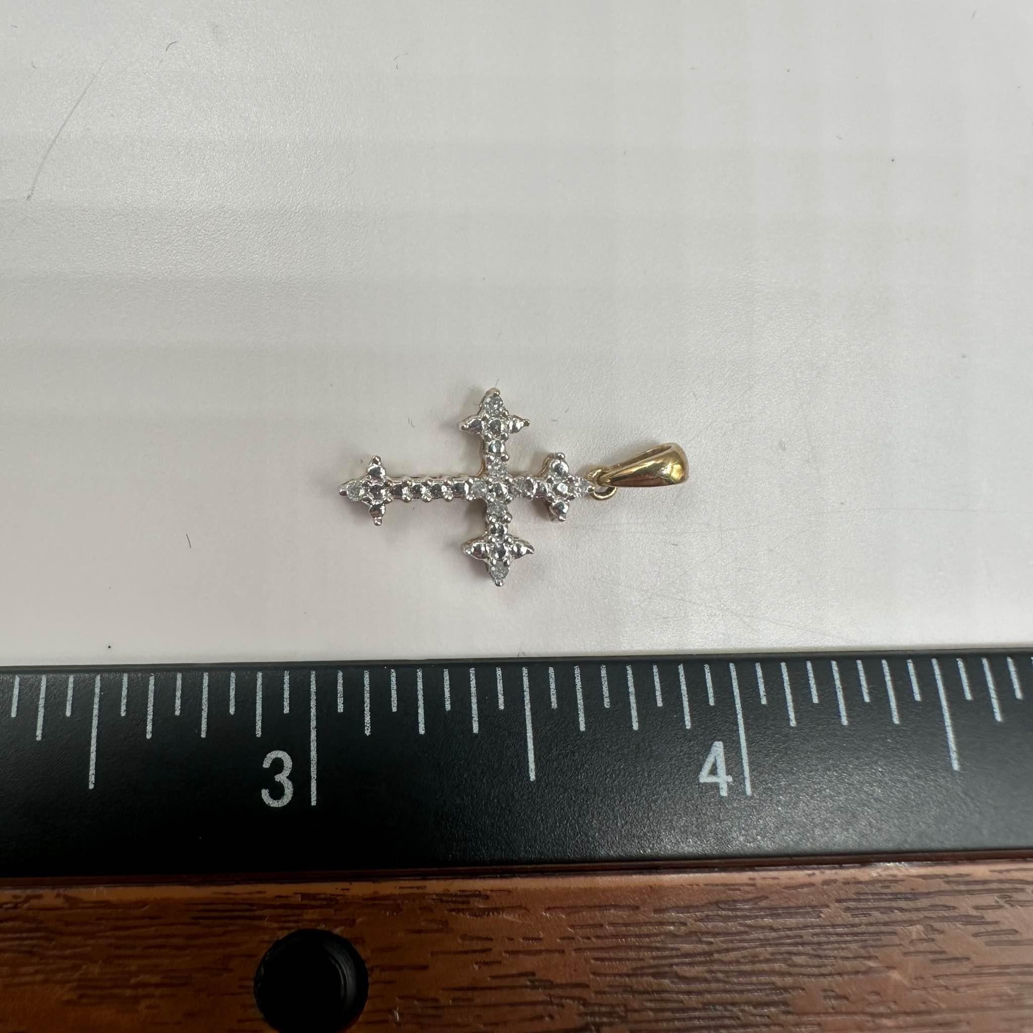 Nachlass-Diamantkreuz aus 10kt Gelbgold - 0,05ctw I, I Diamanten, Pre-Loved für Damen oder Herren