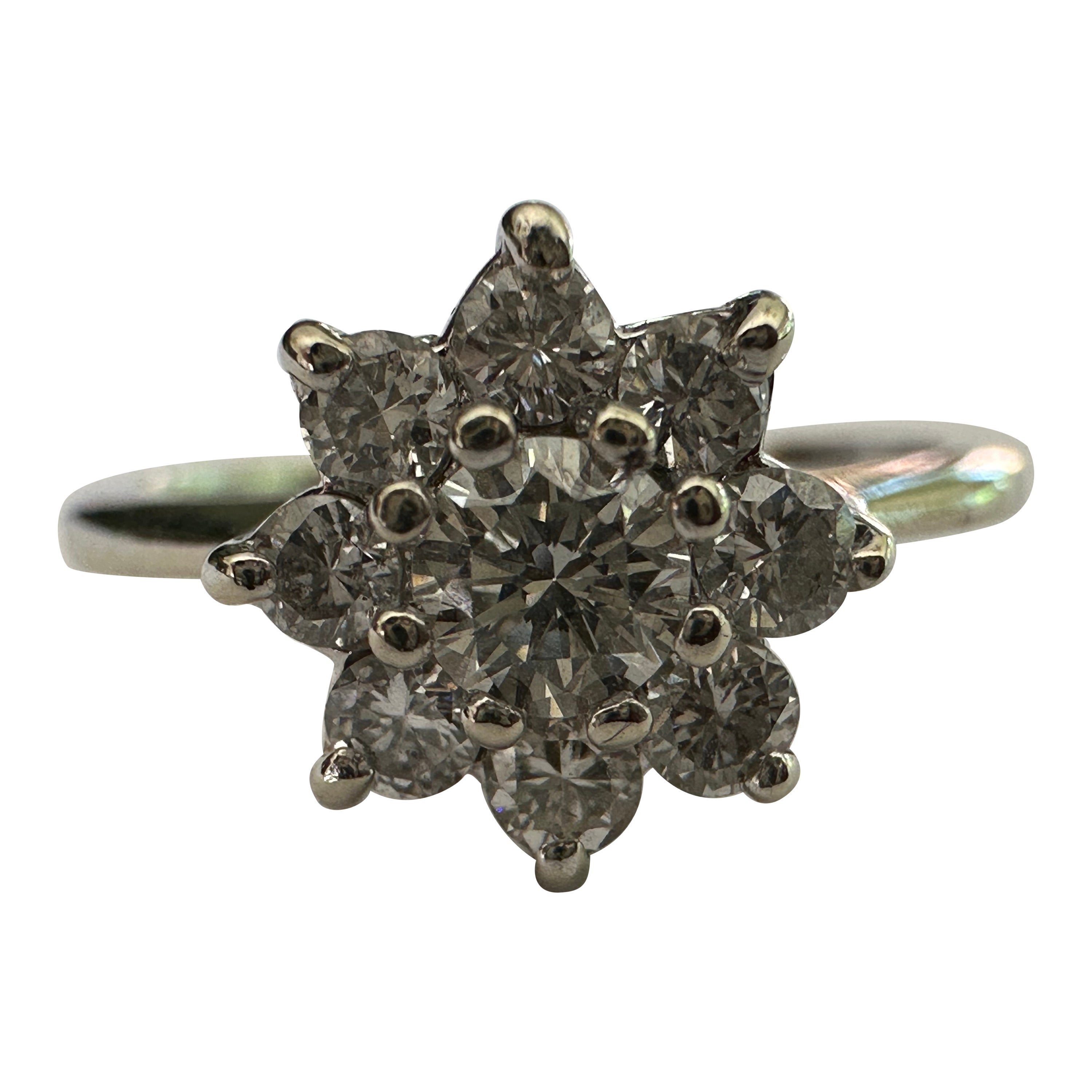 Bague grappe de fleurs en diamants en vente