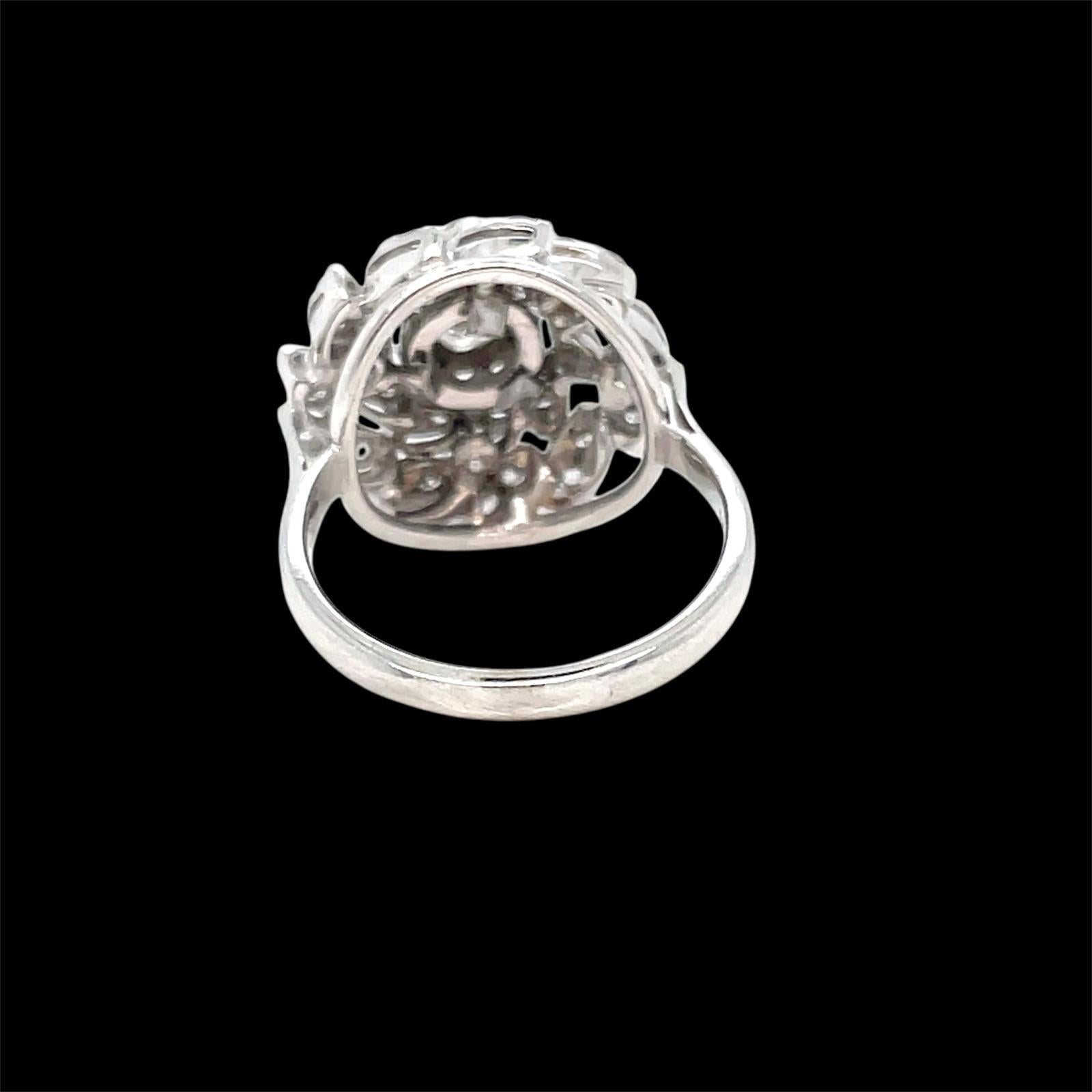Nachlass Diamant-Gold-Cluster-Ring im Angebot 1