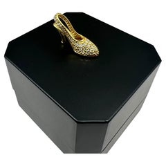 Estate Diamond Heel Charm/Pendant in 18kt Yellow Gold - 0.90ctw FG VS/SI