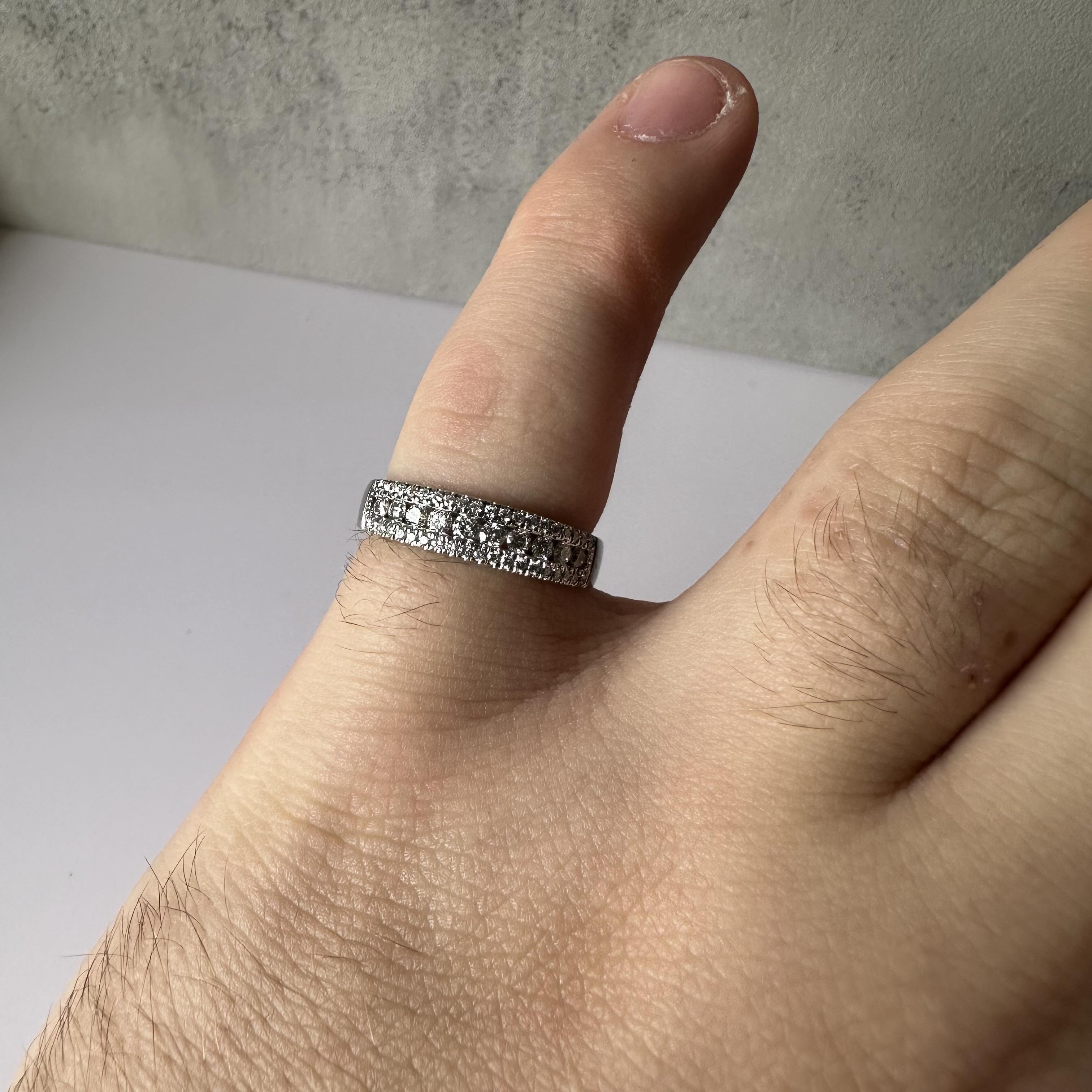 Estate Diamond Ring in 14kt White Gold - 0.50ctw Natural GH VS/SI Round Diamonds In Excellent Condition For Sale In West Hempstead, NY