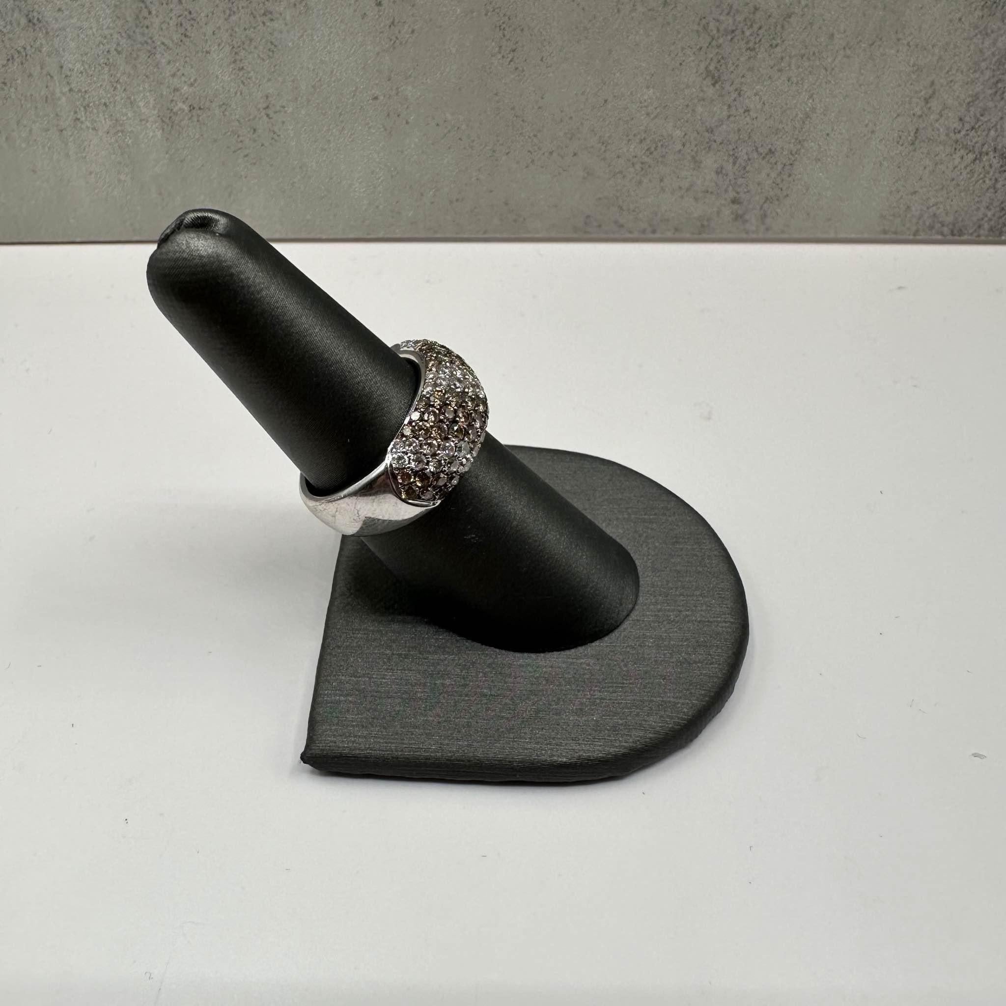 Round Cut Estate Diamond Ring in 14kt White Gold - 1.10ctw Diamonds, Size 7 For Sale