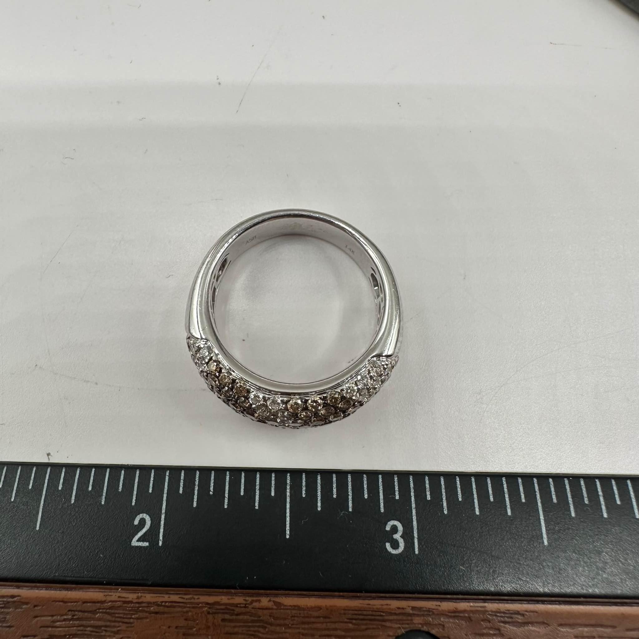 Women's Estate Diamond Ring in 14kt White Gold - 1.10ctw Diamonds, Size 7 For Sale